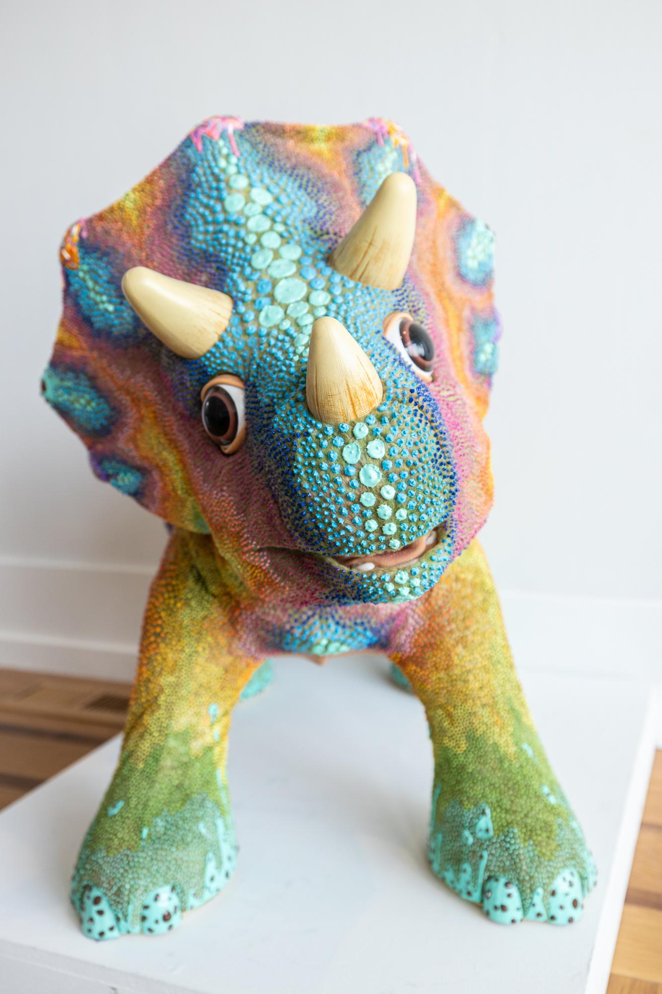 Dimensionale Farbe „Sundae Dino“ auf animatronicem Spielzeug von Dinosaur im Angebot 2