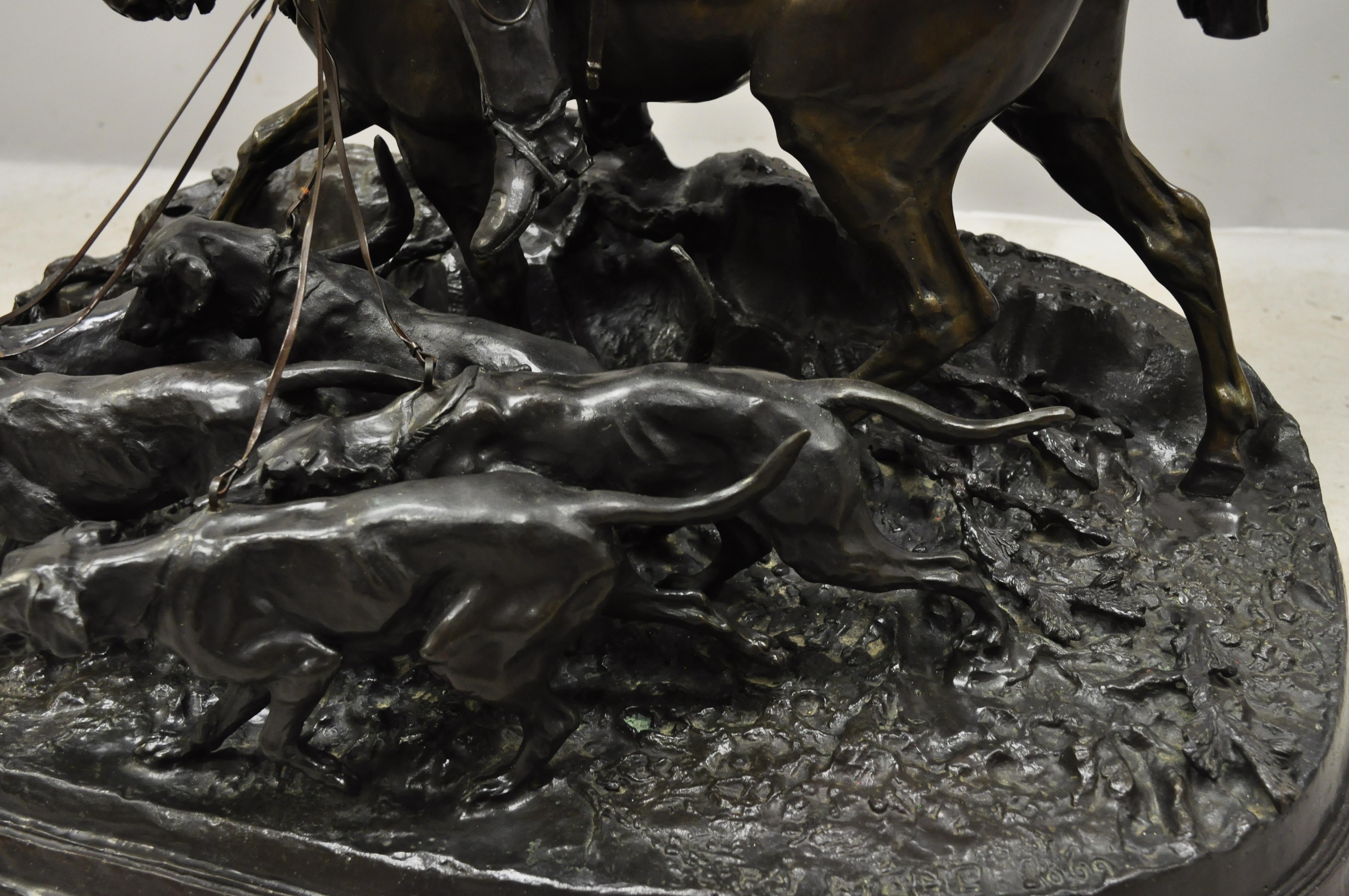 P.J. Mene la scène de chasse Grande sculpture en bronze Pierre Jules Statue chevaux chiens Bon état - En vente à Philadelphia, PA