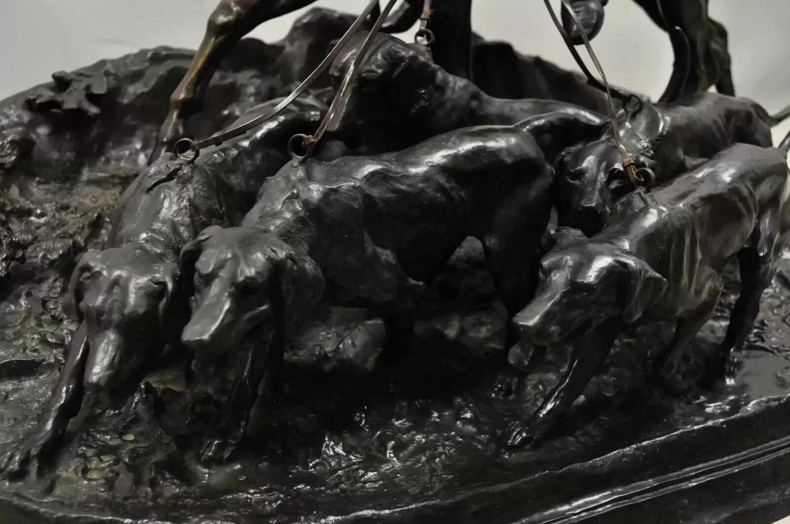 P.J. Mene The Hunt Scene Large Bronze Sculpture Pierre Jules Statue Horse Dogs siglo XIX en venta