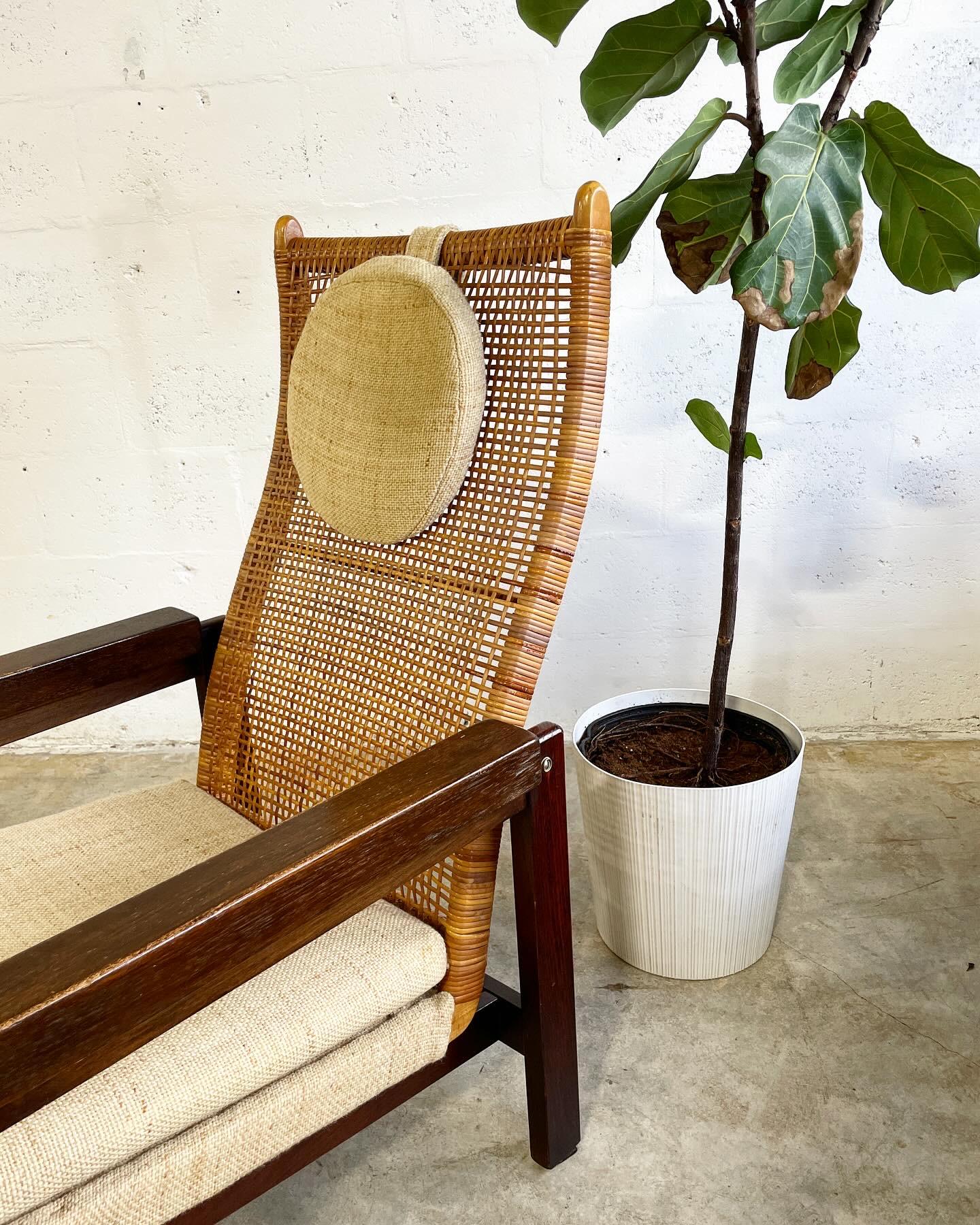 PJ Muntendam for Jonkers Mid Century Wicker Rattan Highback Chair In Good Condition For Sale In Fort Lauderdale, FL