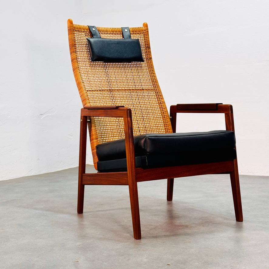P.J. Muntendam, Loungesessel in neuwertigem Zustand mit hoher Rückenlehne und Rohrgewebe, 1960. im Angebot 2
