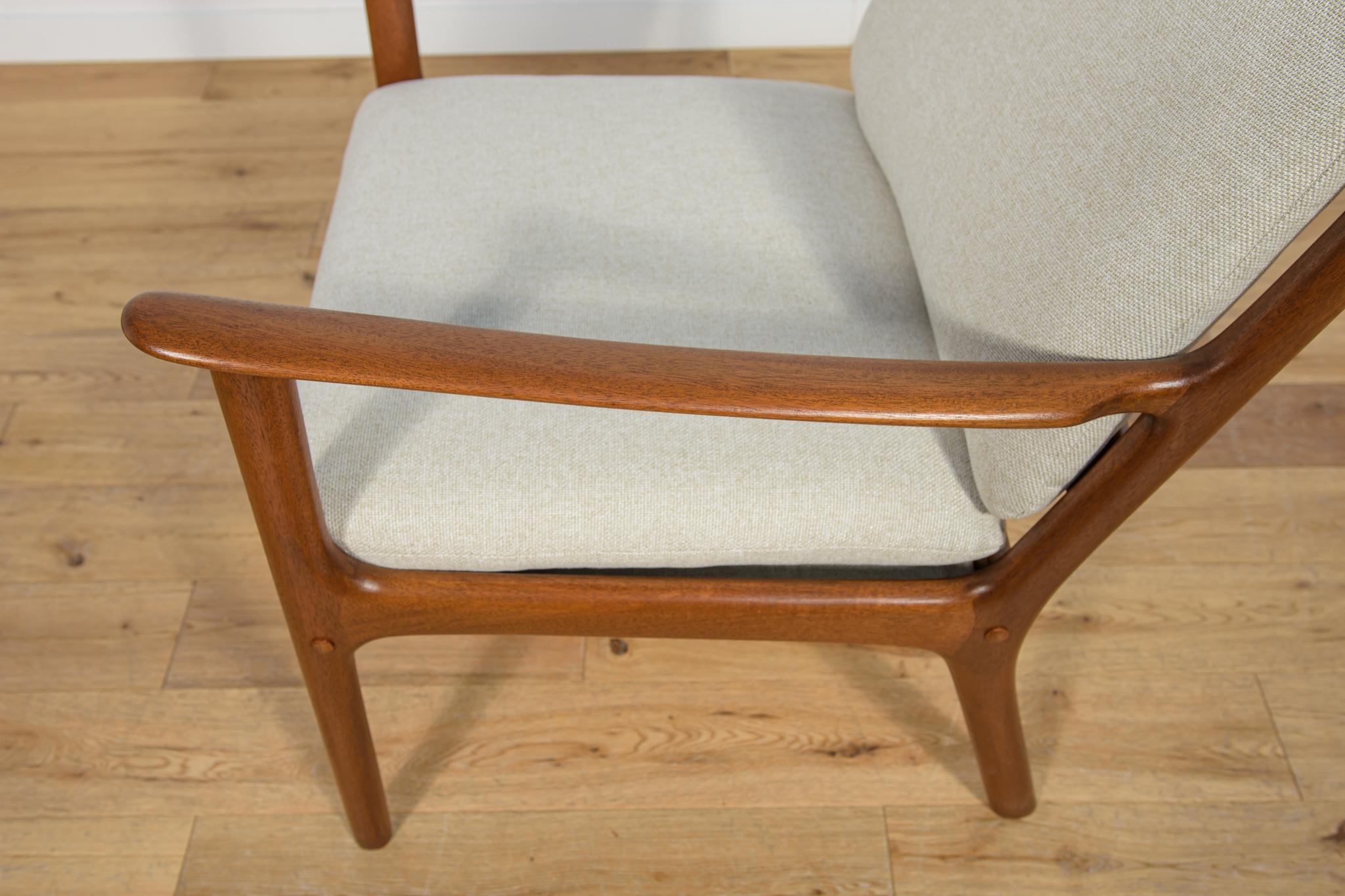 PJ112 Armchairs by Ole Wanscher for Poul Jeppesens, Denmark, 1960s, Set of 2 For Sale 11
