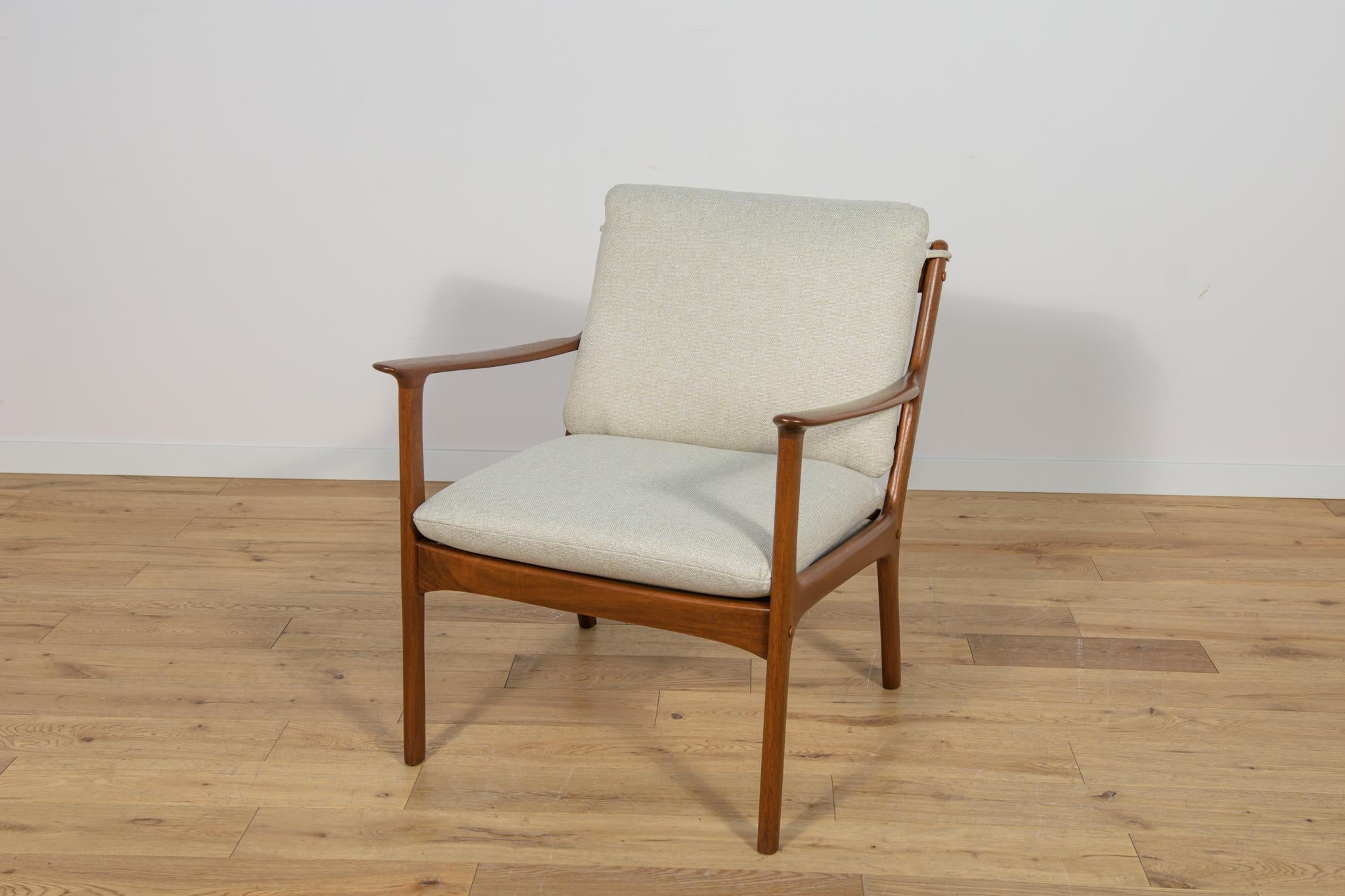PJ112 Armchairs by Ole Wanscher for Poul Jeppesens, Denmark, 1960s, Set of 2 For Sale 1