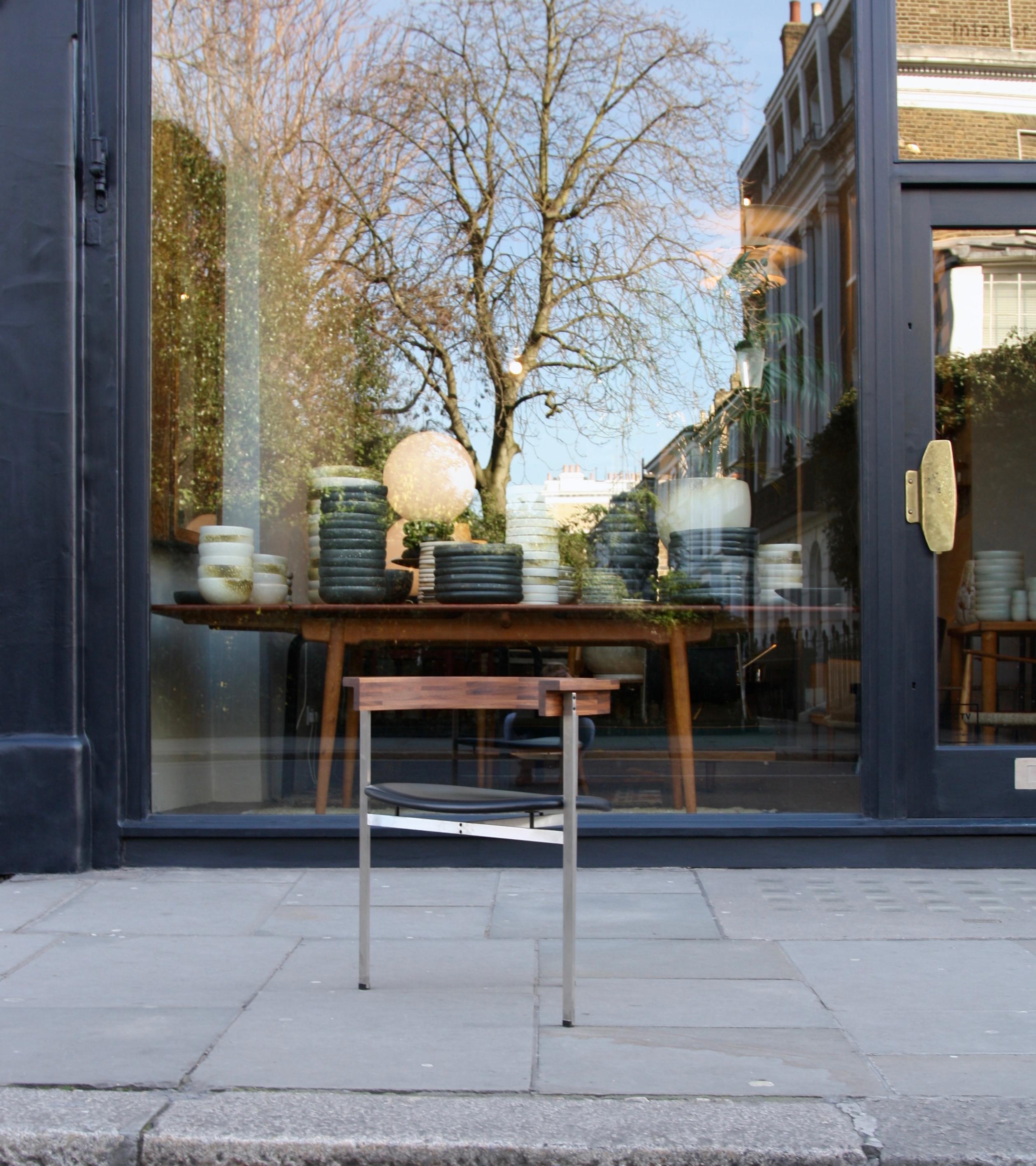Mid-Century Modern PK 11 by Poul Kjaerholm in Walnut & Black Elegance Leather by Thomas Kjaerholm