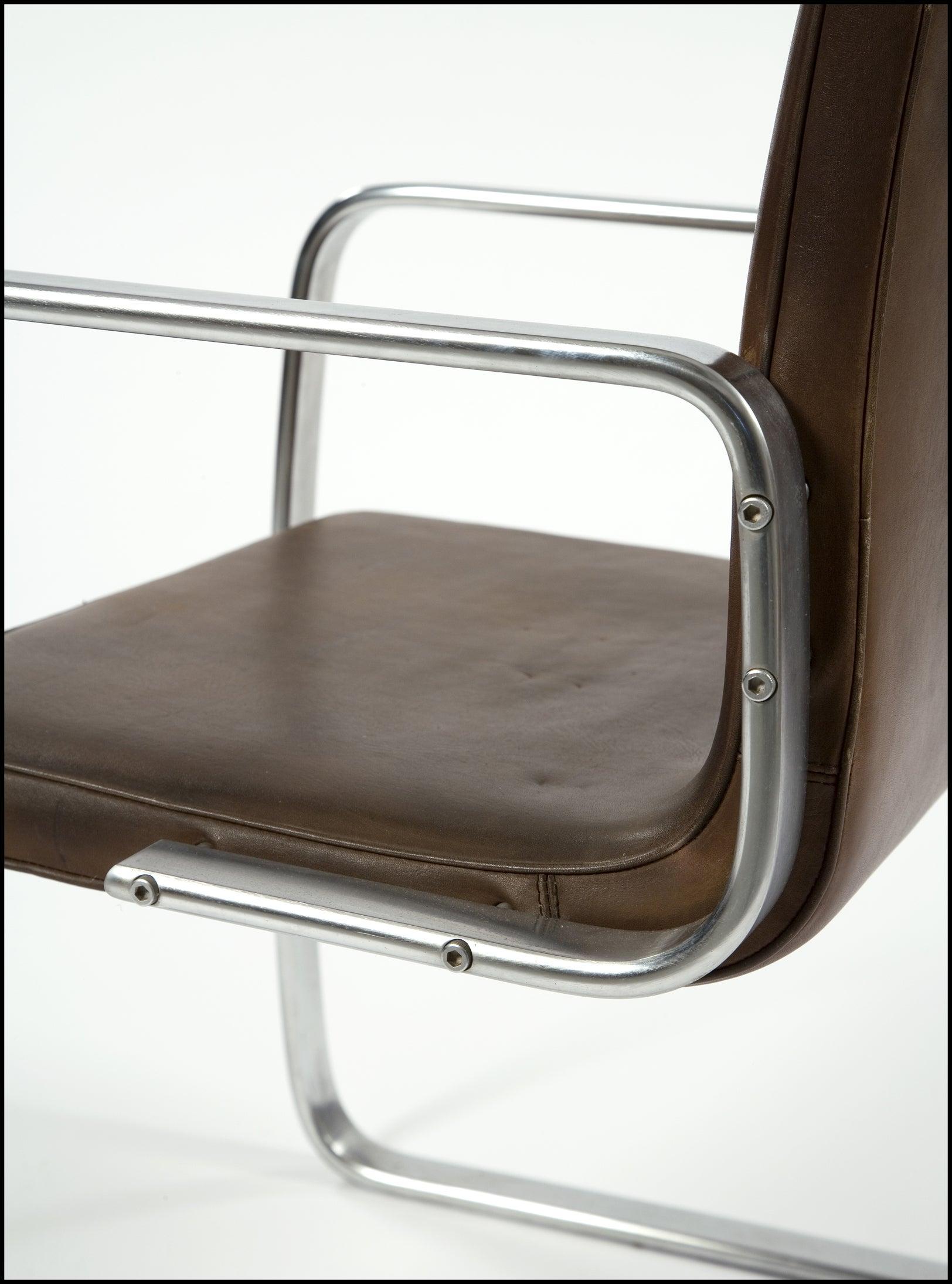 Acier Fauteuil en porte-à-faux PK 13 « Free Swinger » de Poul Kjaerholm, vers 1974 en vente