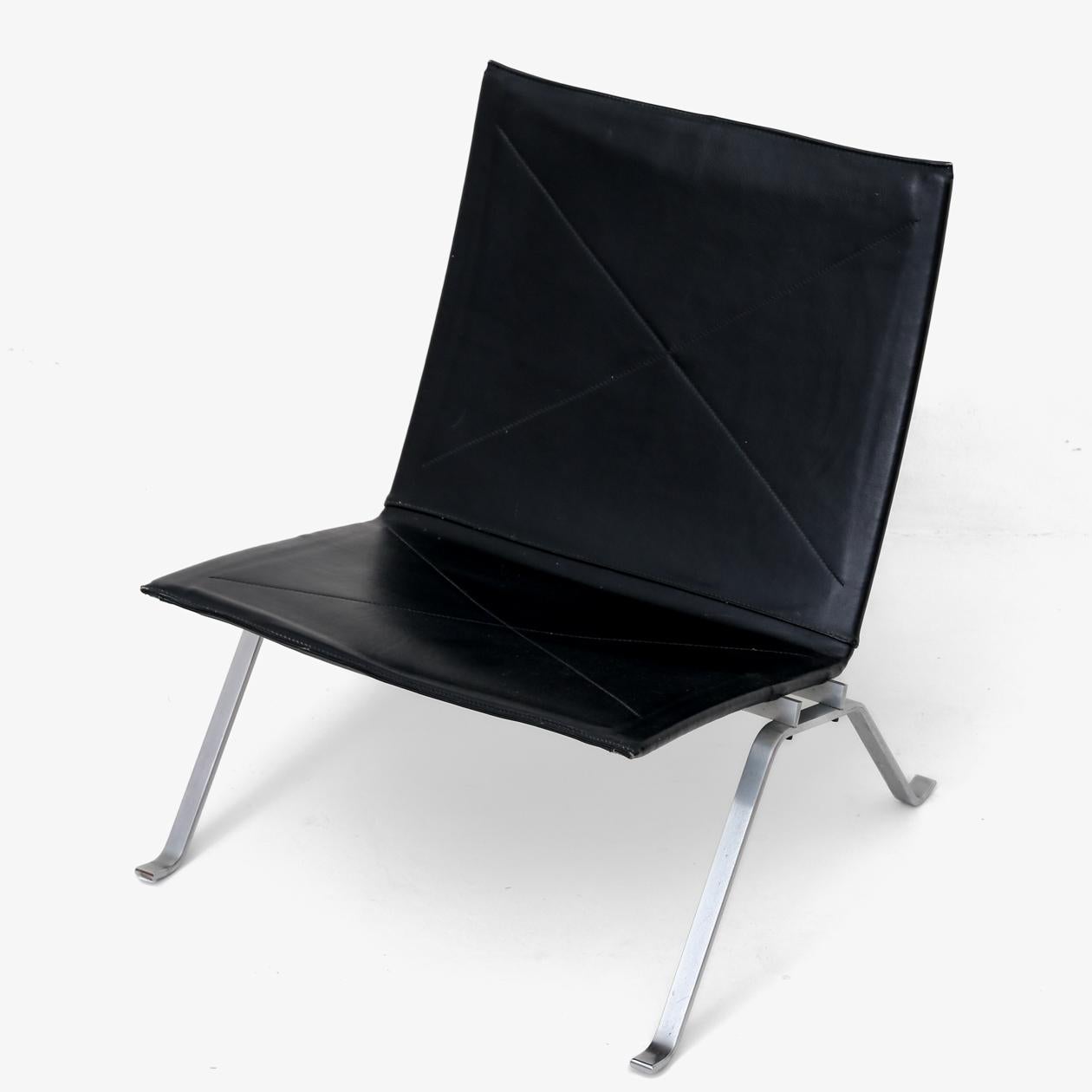PK 22 easy chair by Poul Kjærholm 1