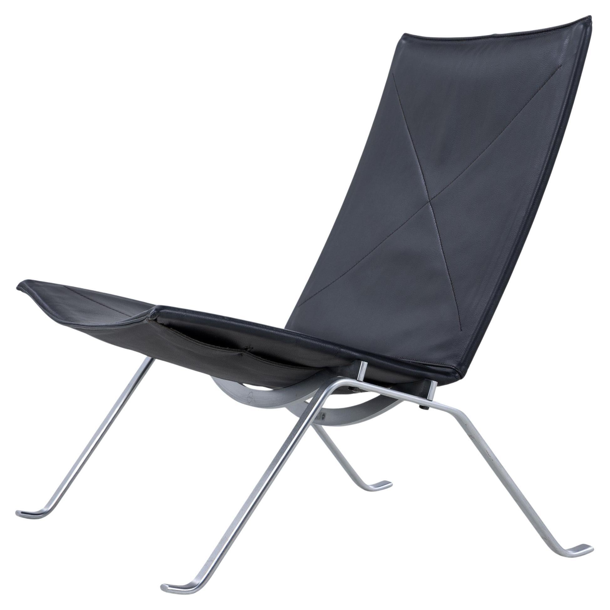 PK 22 - Easy chair in black leather by Poul Kjærholm For Sale