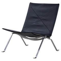 PK 22 - Easy chair in black leather by Poul Kjærholm