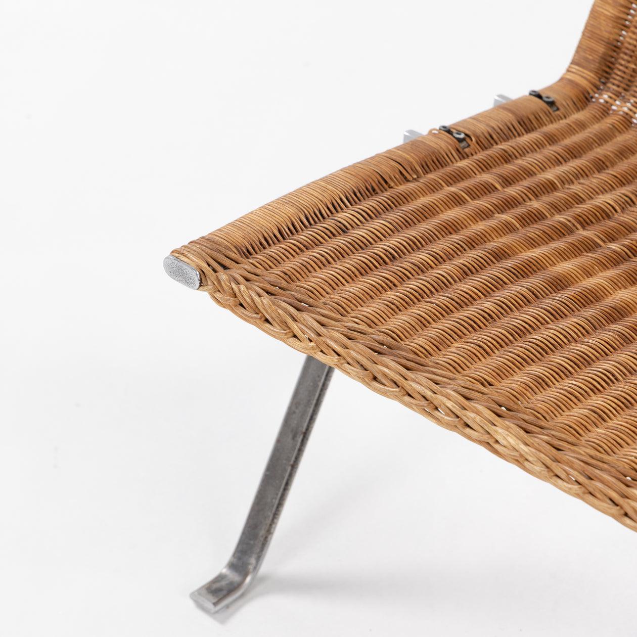 PK 22 - Easy chair in patinated woven cane by Poul Kjærholm In Good Condition For Sale In Copenhagen, DK