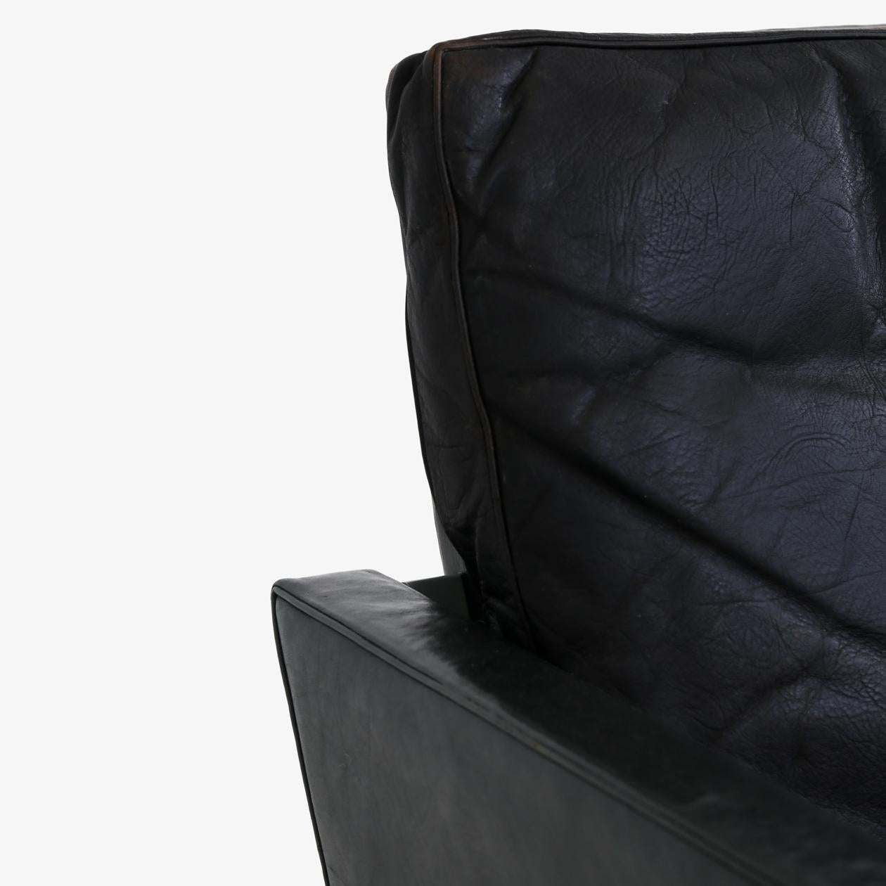 PK 31/2 Sofa in Black Patinated Leather In Good Condition For Sale In Copenhagen, DK