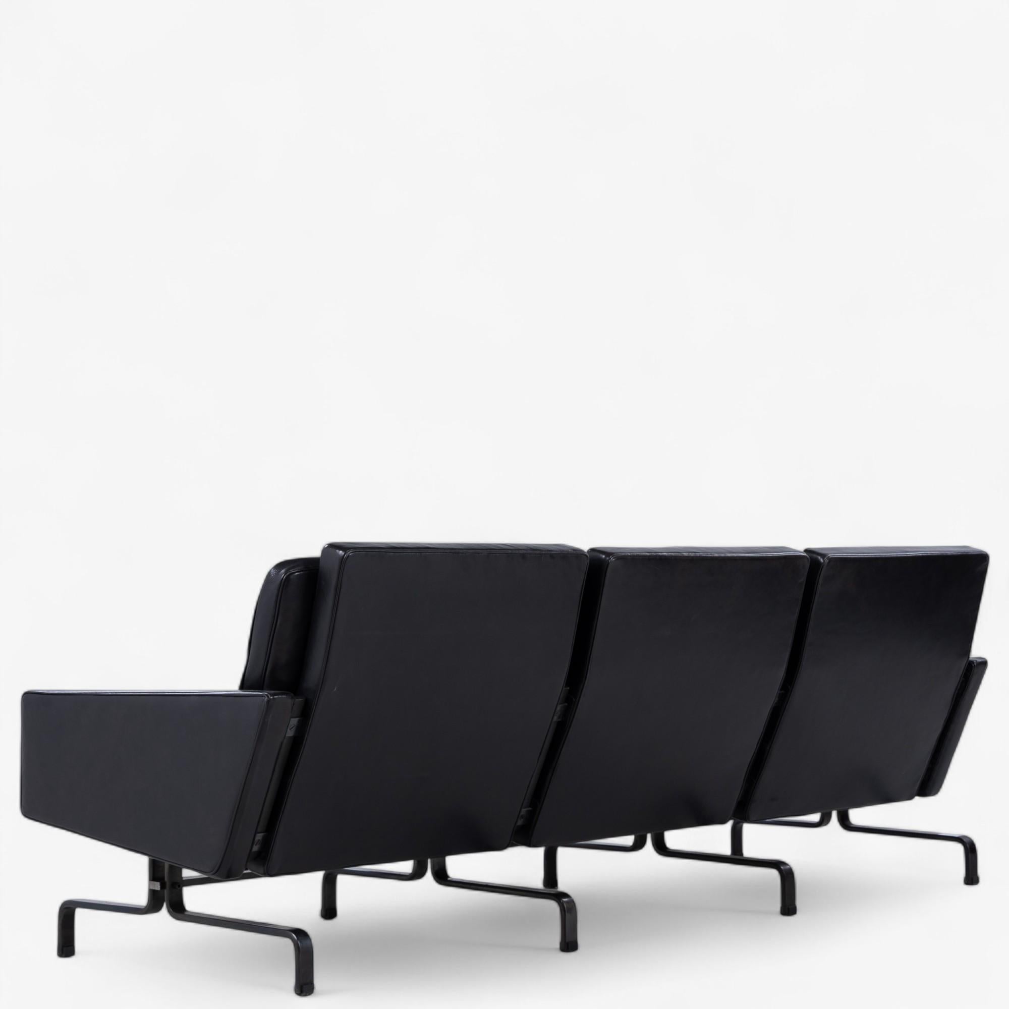 Mid-Century Modern PK 31 - 3 seater in black leather by Poul Kjærholm For Sale