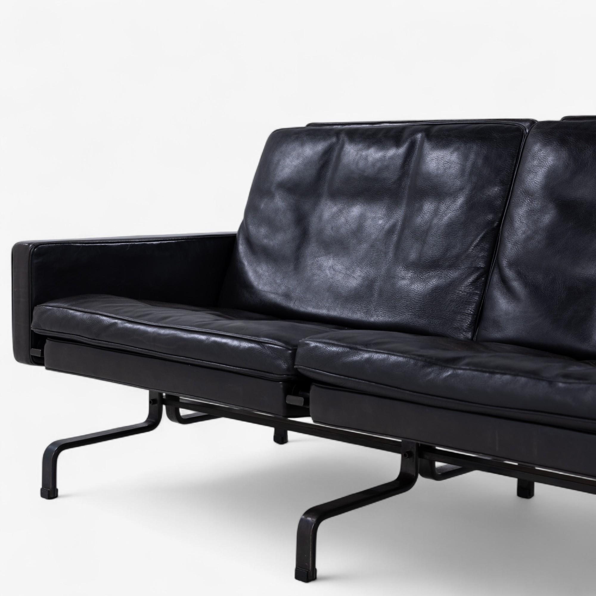 20th Century PK 31 - 3 seater in black leather by Poul Kjærholm For Sale
