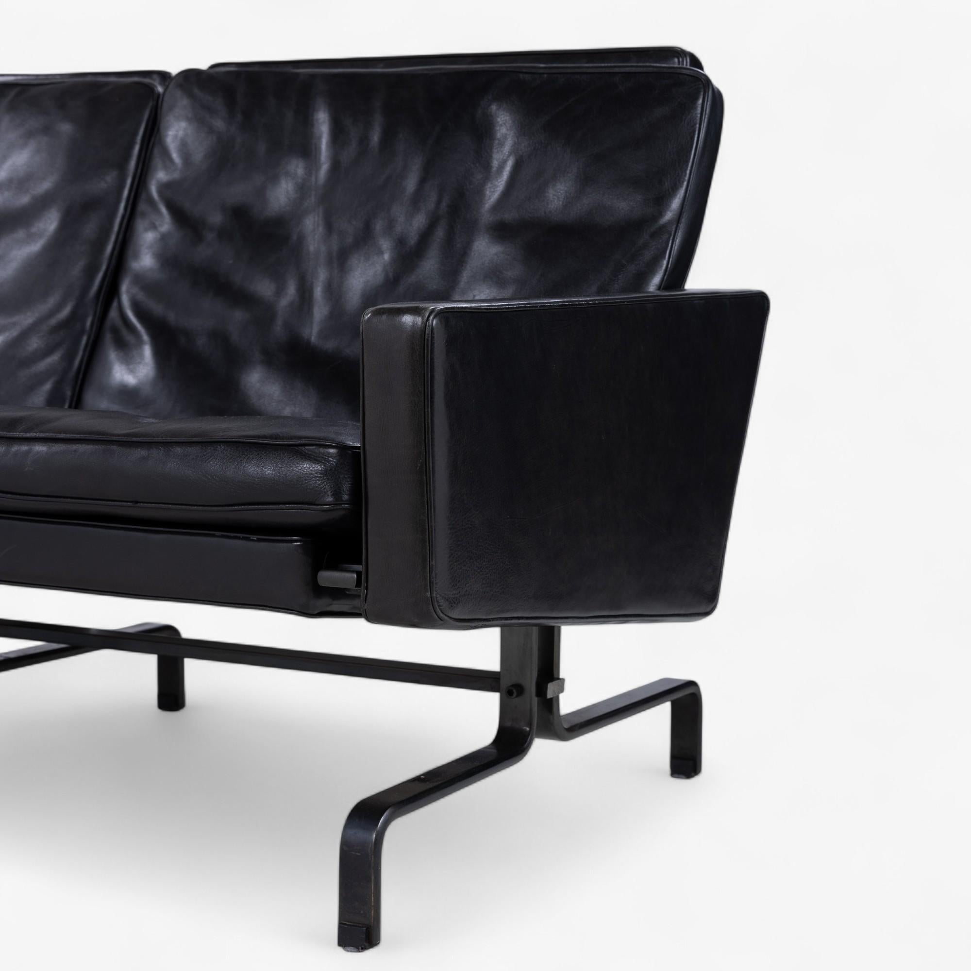 Steel PK 31 - 3 seater in black leather by Poul Kjærholm For Sale