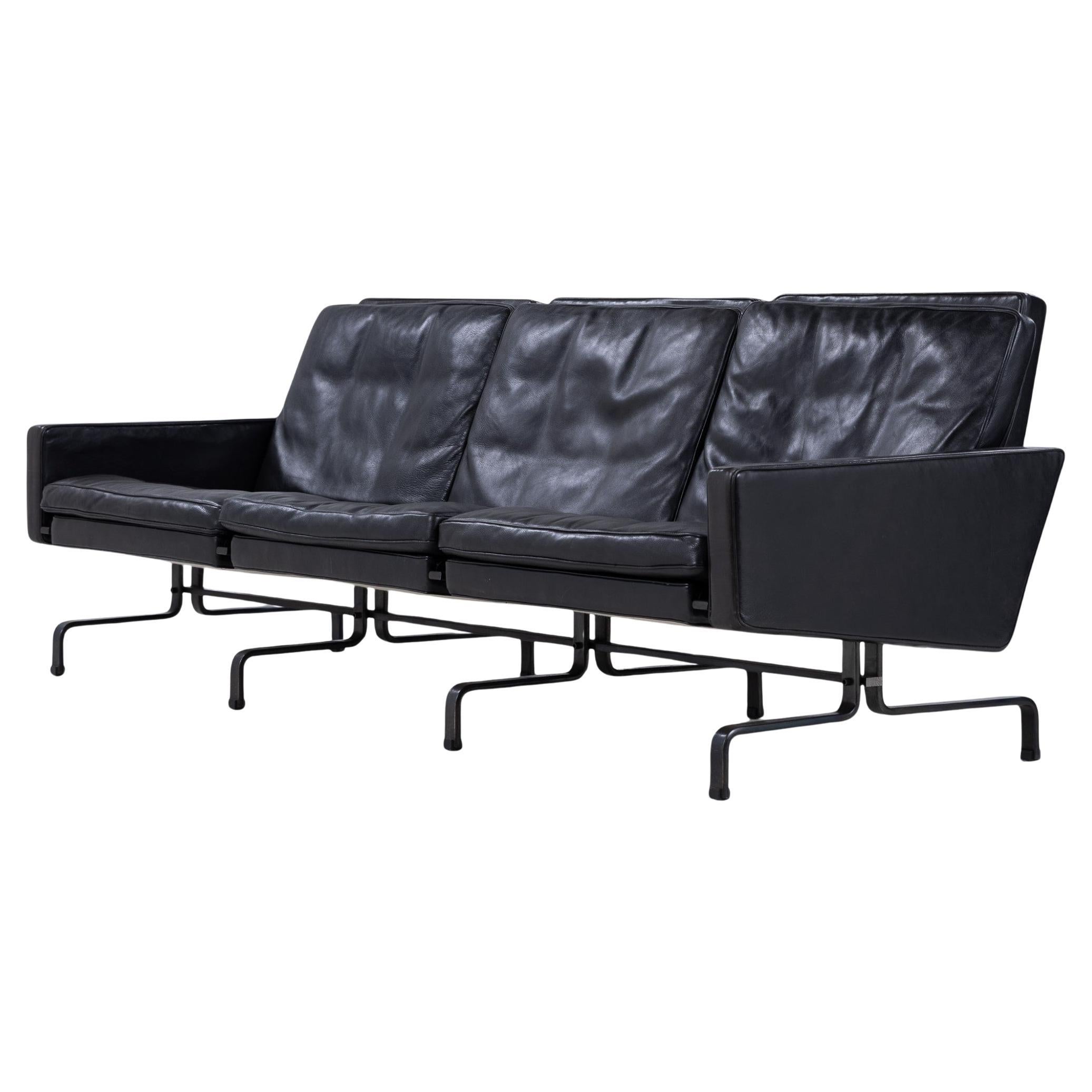 PK 31 - 3 seater in black leather by Poul Kjærholm For Sale