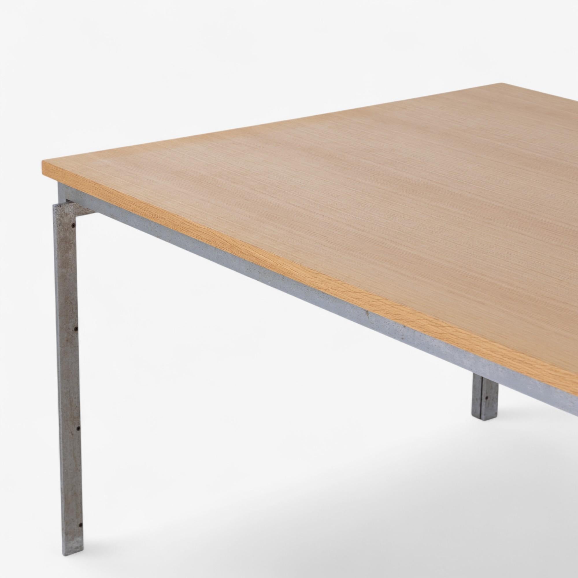PK 51 - Large desk/work table with oak top by Poul Kjærholm In Good Condition For Sale In Copenhagen, DK
