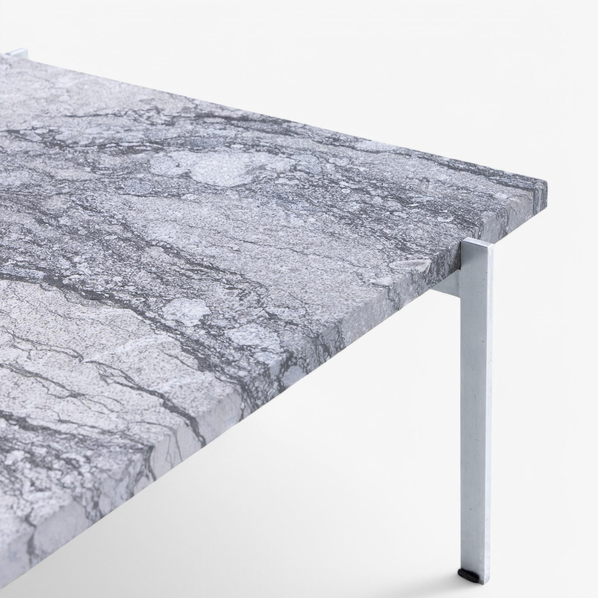PK 61 - Mesa de centro cuadrada con estructura de acero y tapa de mármol Porsgrunn poco común. Sello del fabricante E. Kold Christen. Diseñado en 1956 por Poul Kjærholm.
