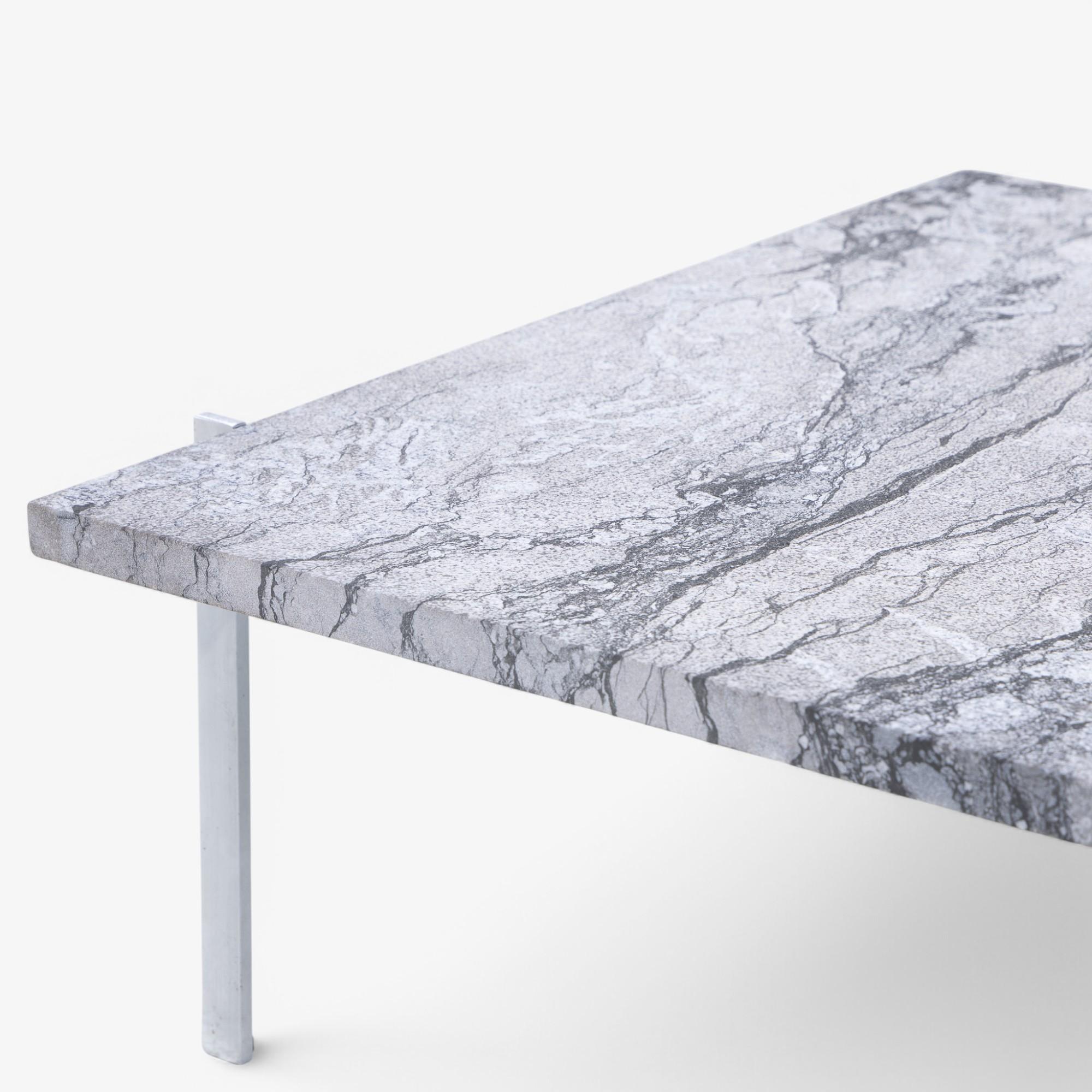 PK 61 - Mesa baja de mármol Porsgrunn de Poul Kjærholm en Bueno estado para la venta en Copenhagen, DK