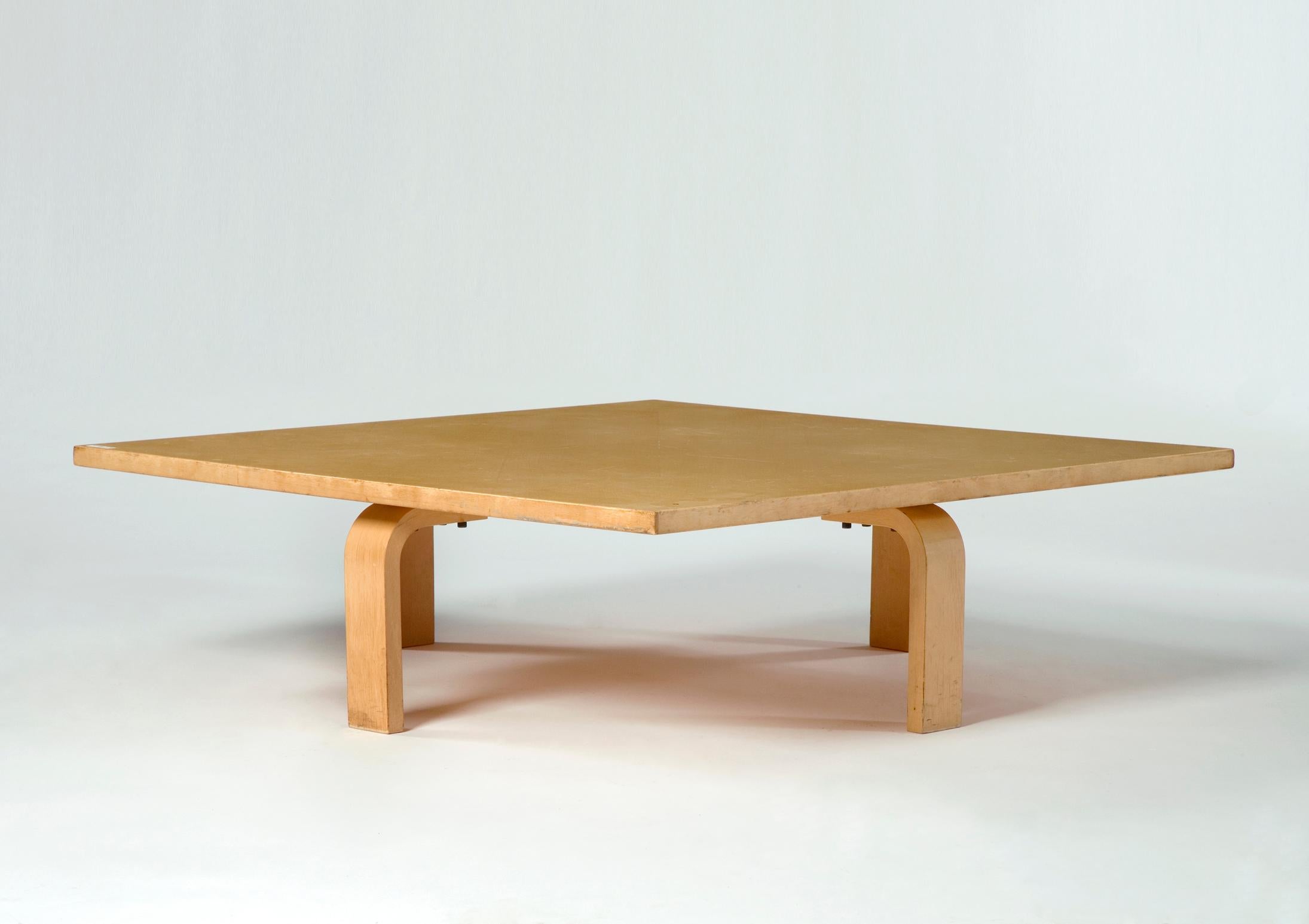 PK 66 laminated maple coffee table. Designed by Poul Kjaerholm for E. Kold Christensen, Denmark, circa 1971.
 