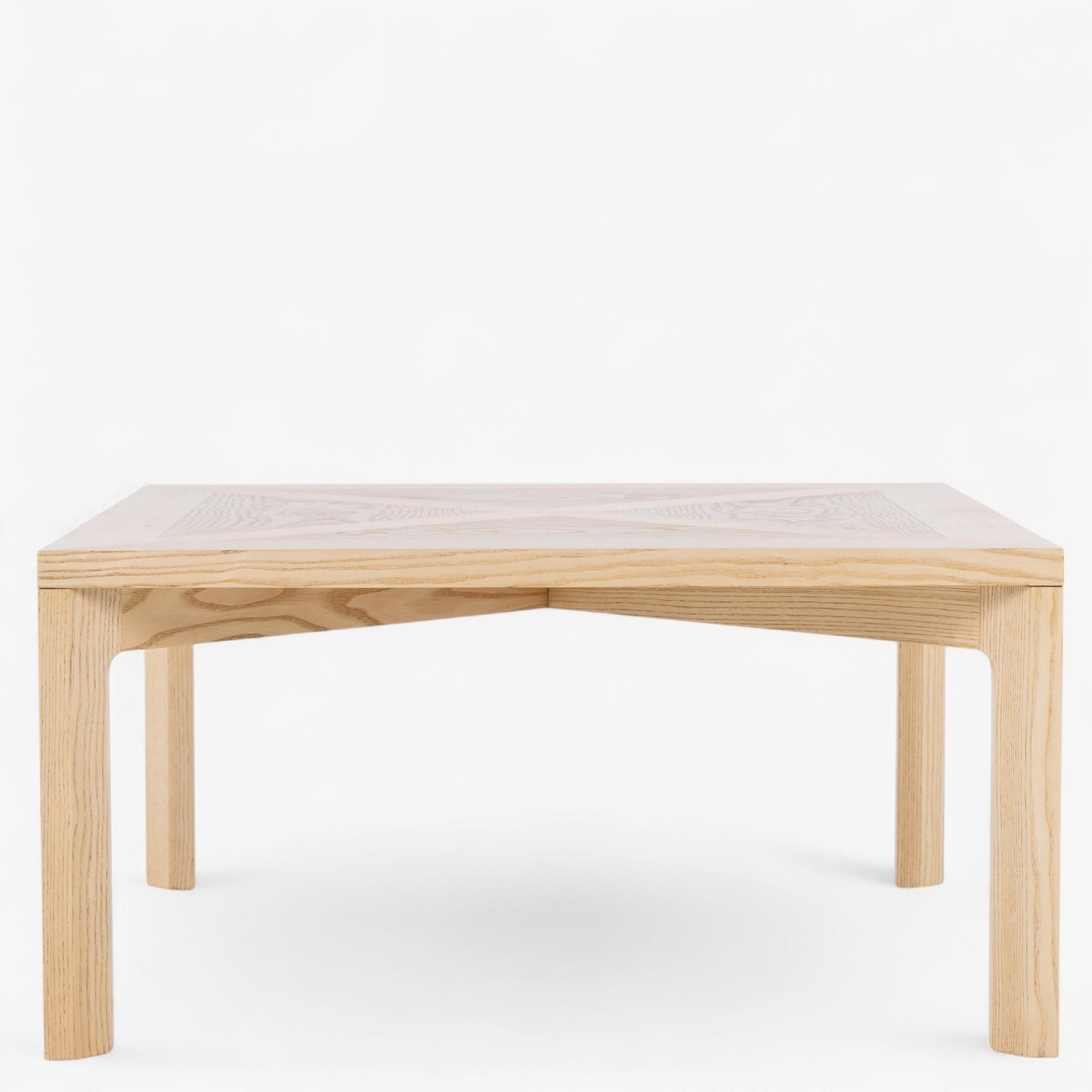PK 70 - Table basse carrée en frêne patiné. Marque du fabricant PP Møbler. Conçu par Poul Kjærholm.