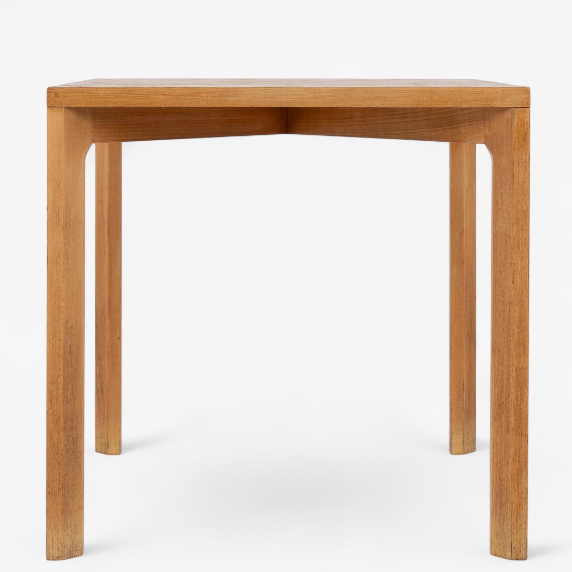 PK 70 - Rare square dining table in beech and original cork. Designed to order for Restaurant Kanalen in 1978. Designed by Poul Kjærholm, made by PP Furniture.
