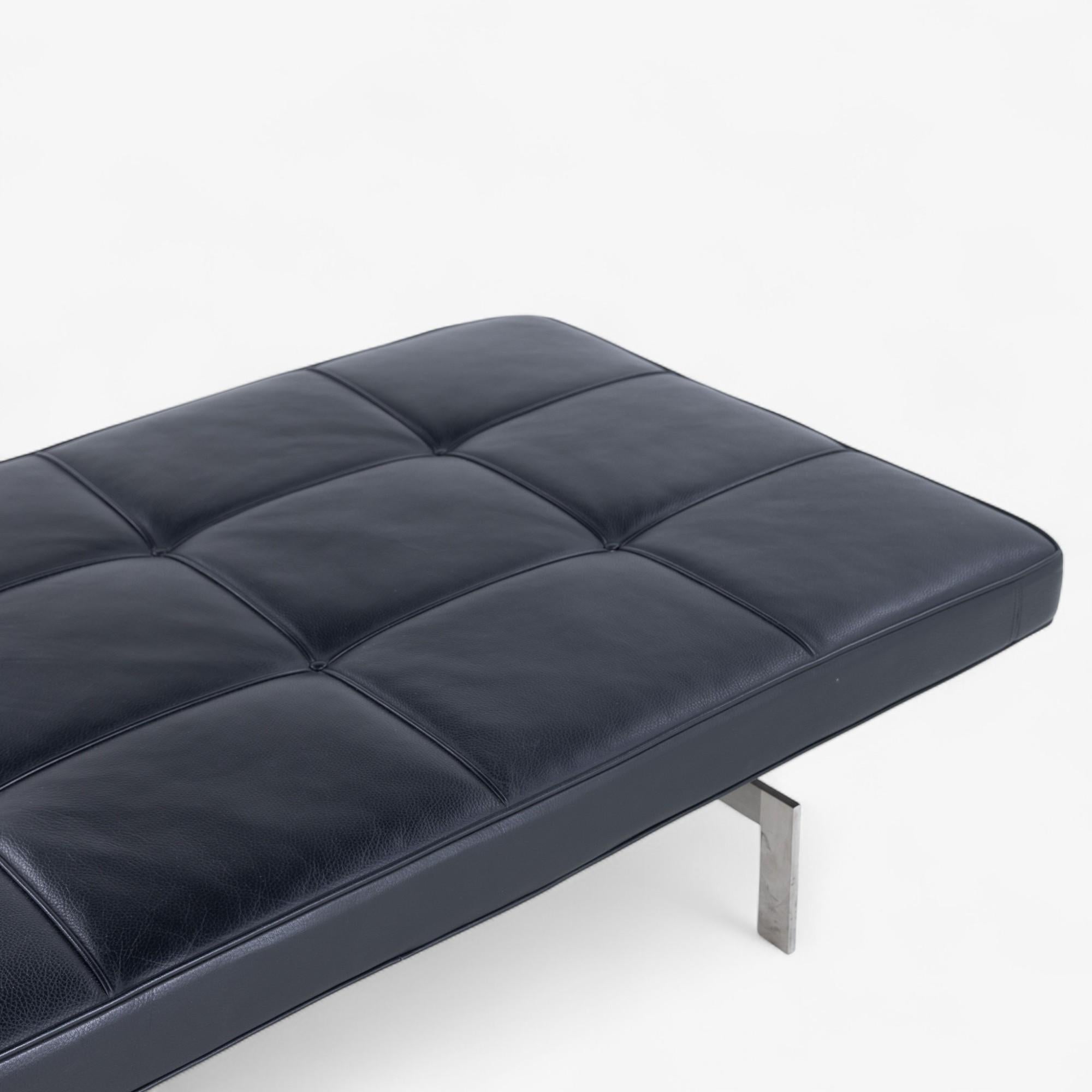 20th Century PK 80 - Daybed in black leather by Poul Kjærholm For Sale