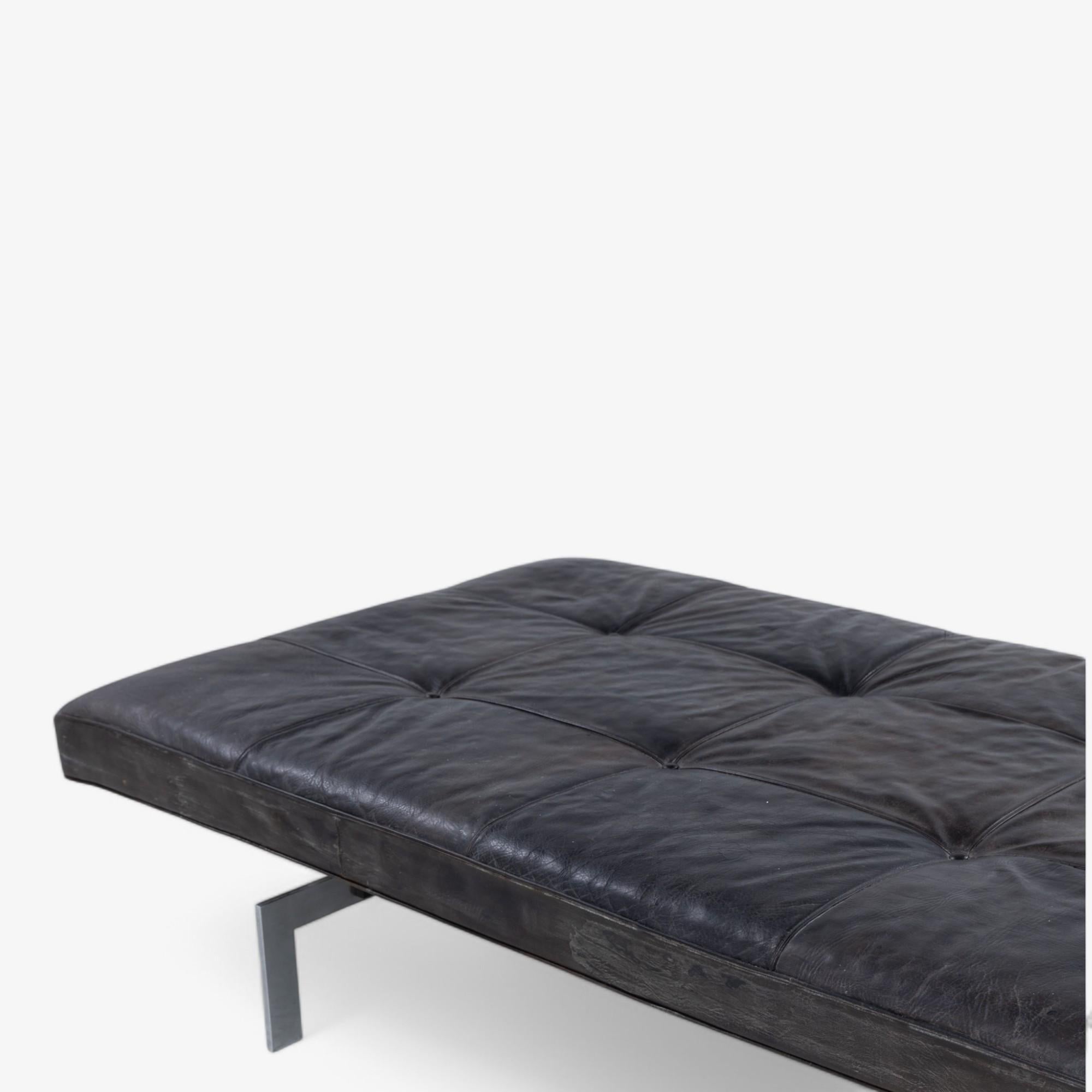 20ième siècle PK 80 - Lit de repos en cuir original de Poul Kjærholm