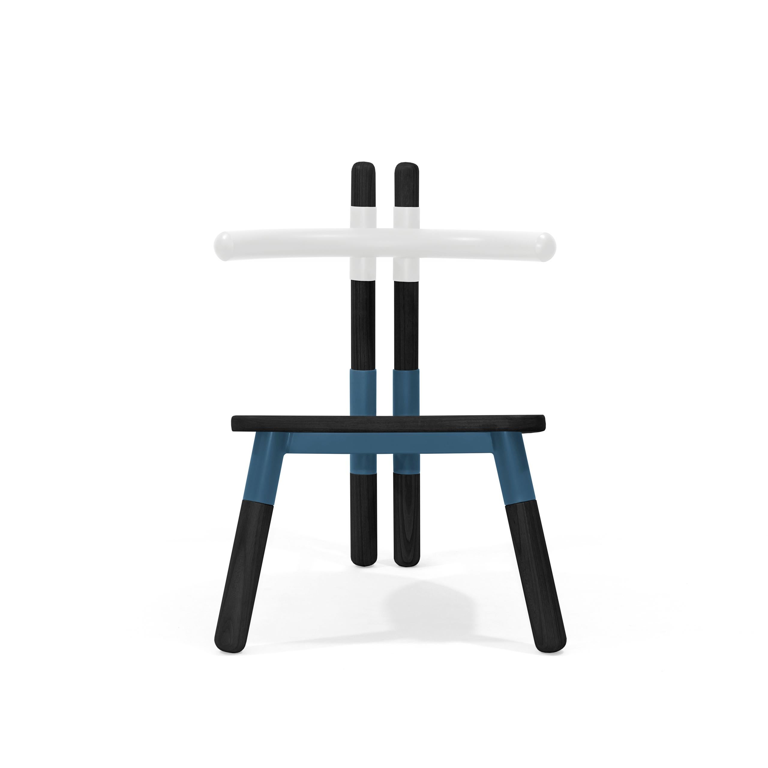 Der Sessel PK13 ist von den Holzbindern inspiriert, die bei der Konstruktion von Dächern verwendet werden.
Die Stuhlmuffen beziehen sich auf das 