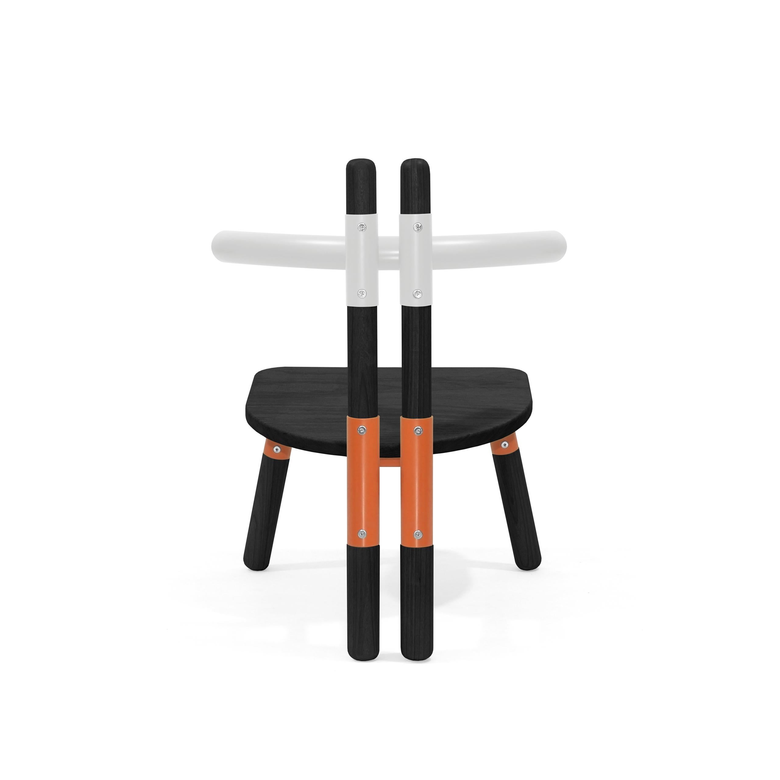 PK13 Sessel, Struktur aus zweifarbigem Stahl und Beinen aus ebonisiertem Holz von Paulo Kobylka im Zustand „Neu“ im Angebot in Londrina, Paraná