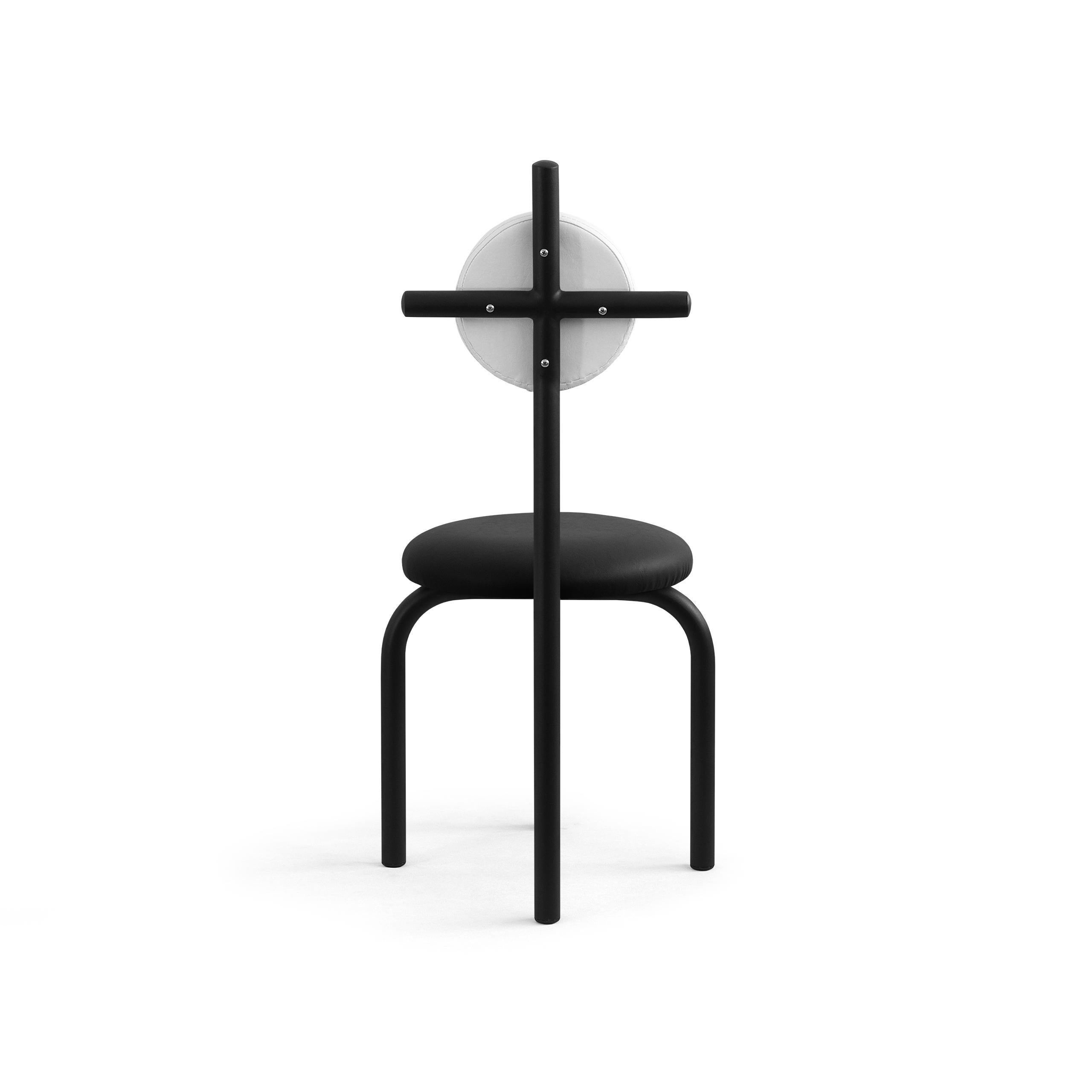 XXIe siècle et contemporain Chaise Imperméable PK16, assise noire et structure en acier au carbone de Paulo Kobylka en vente
