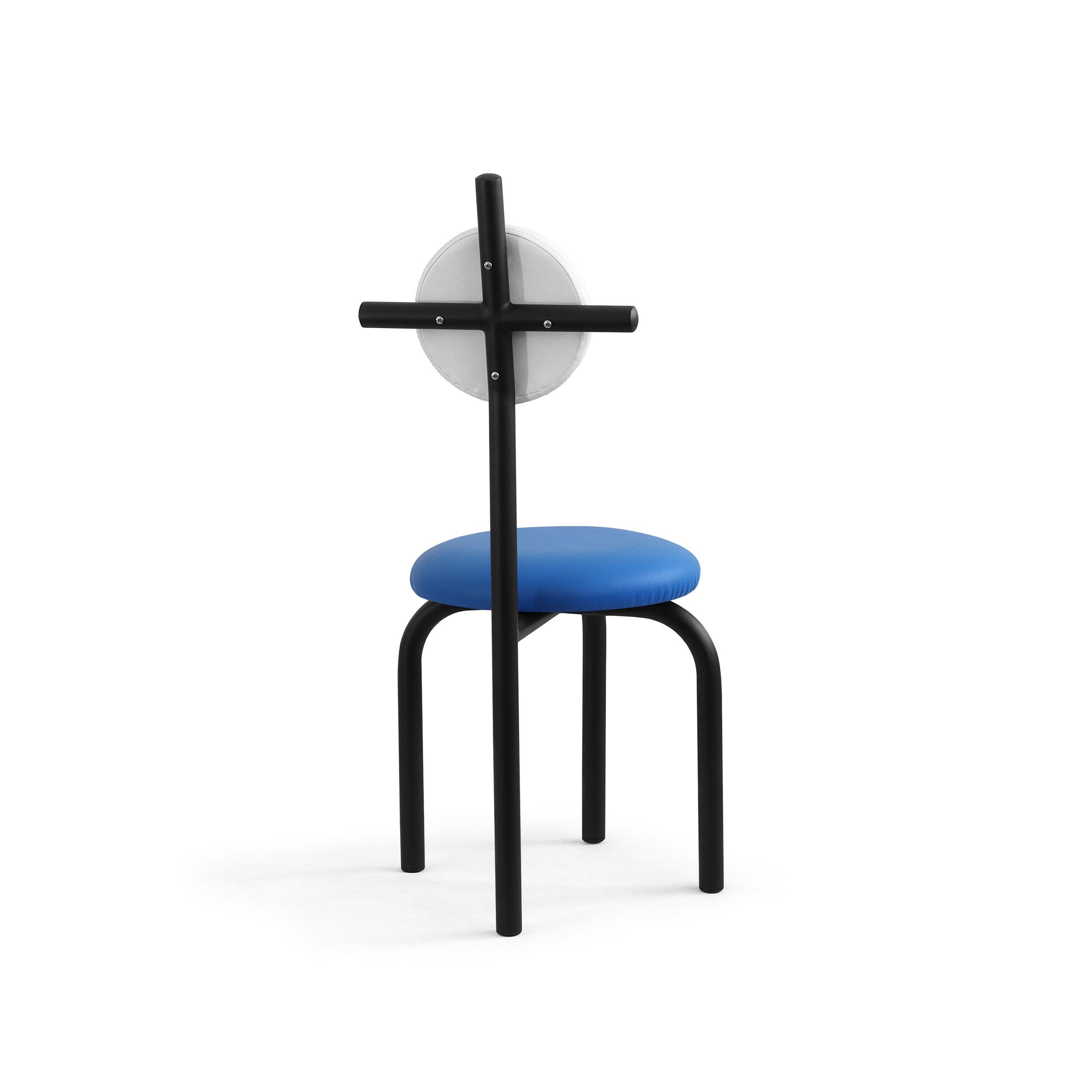 Chaise Imperméable PK16, assise bleue et structure en acier au carbone de Paulo Kobylka Neuf - En vente à Londrina, Paraná