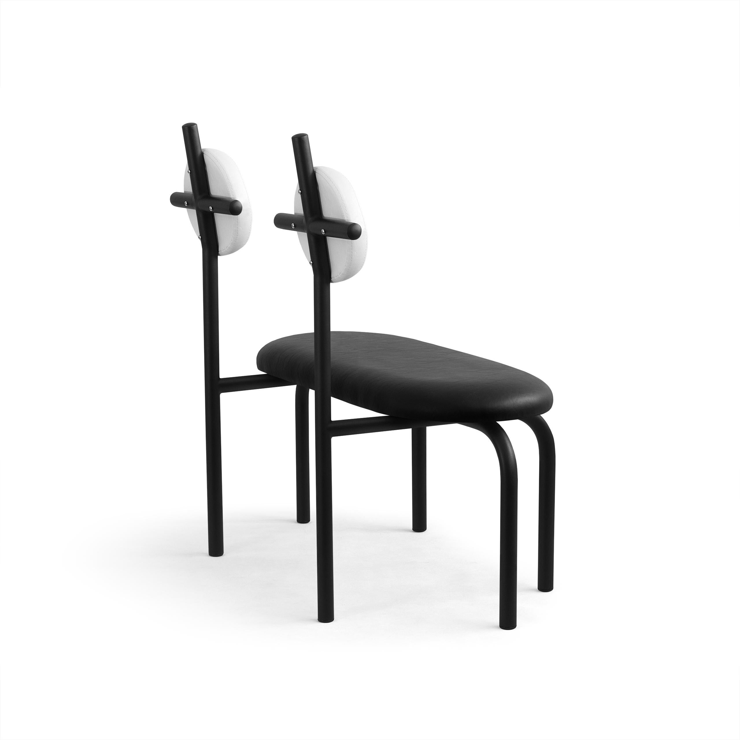 PK17 Impermeable Loveseat, schwarzer Sitz und schwarze Metallstruktur von Paulo Kobylka (Appliqué) im Angebot