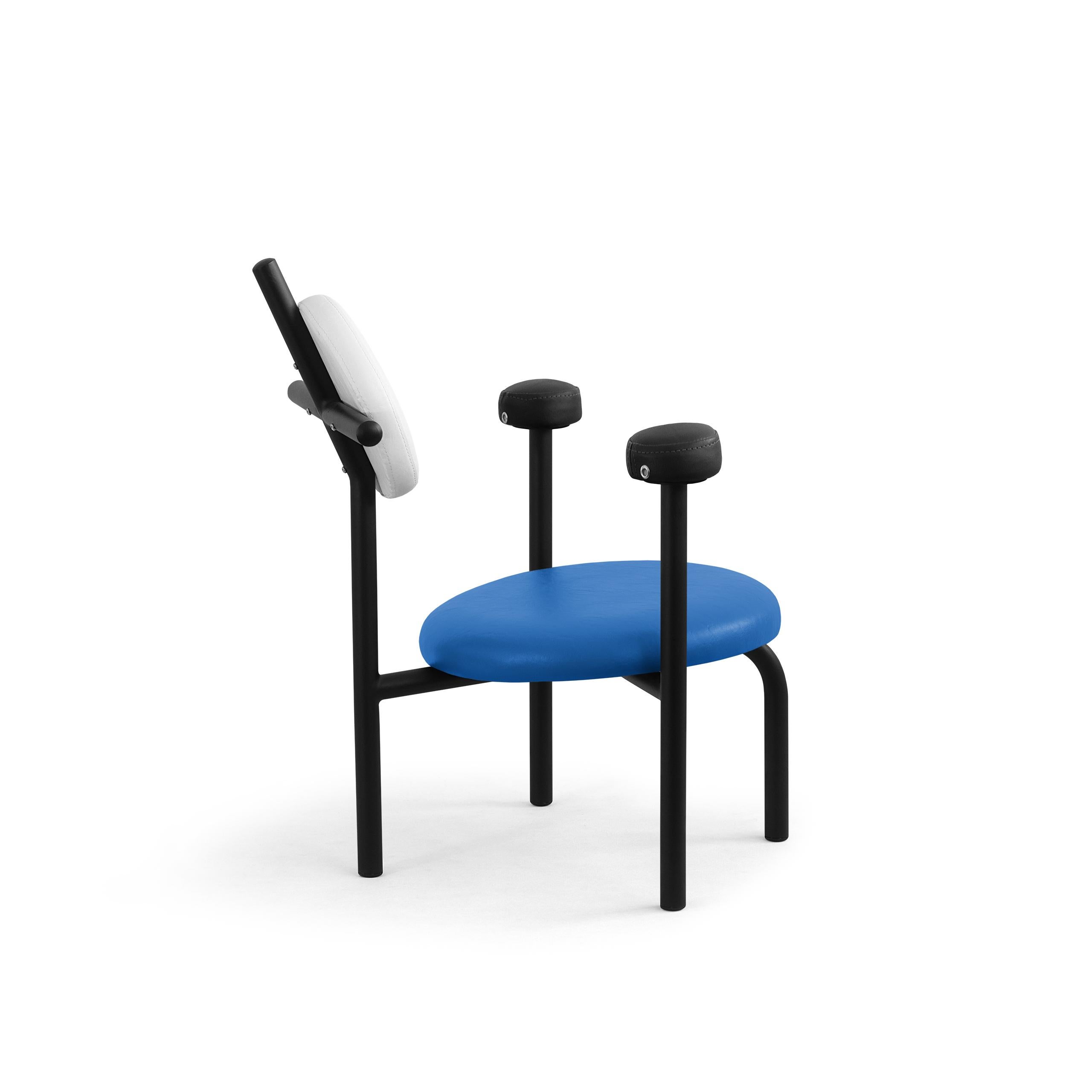 PK18 Impermeable Armchair, Blue Seat & Black Metal Structure by Paulo Kobylka In New Condition For Sale In Londrina, Paraná