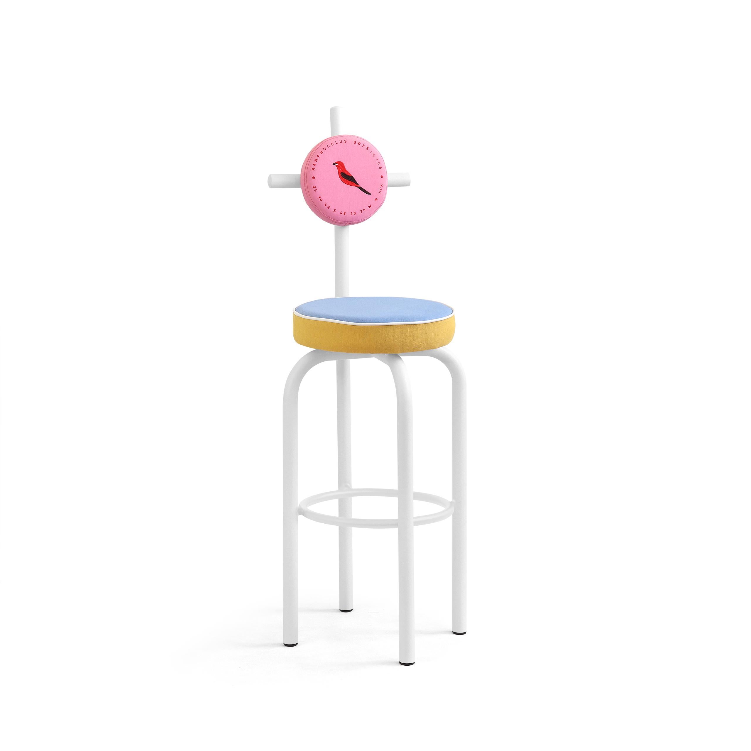 PK19 bar stool is handcrafted in tubular carbon steel and is finished in white micro-textured electrostatic paint.
Circular upholstery is covered with 100% cotton fabric.
The finishing edge of the seat is made of white nautical leatherette.

The