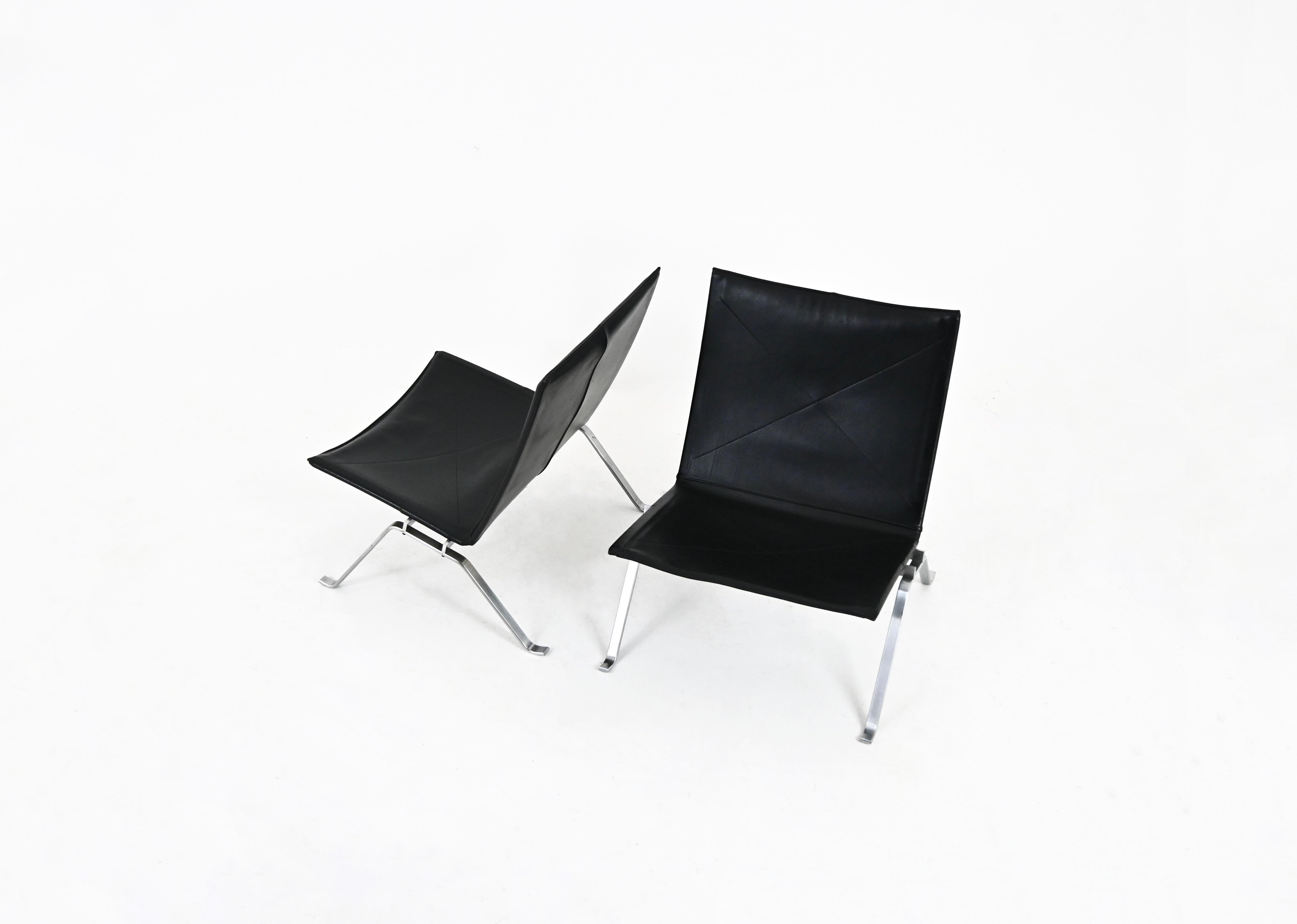 Mid-Century Modern PK22 lounge chairs by Poul Kjærholm for Fritz Hansen, 1990s, set of 2 For Sale