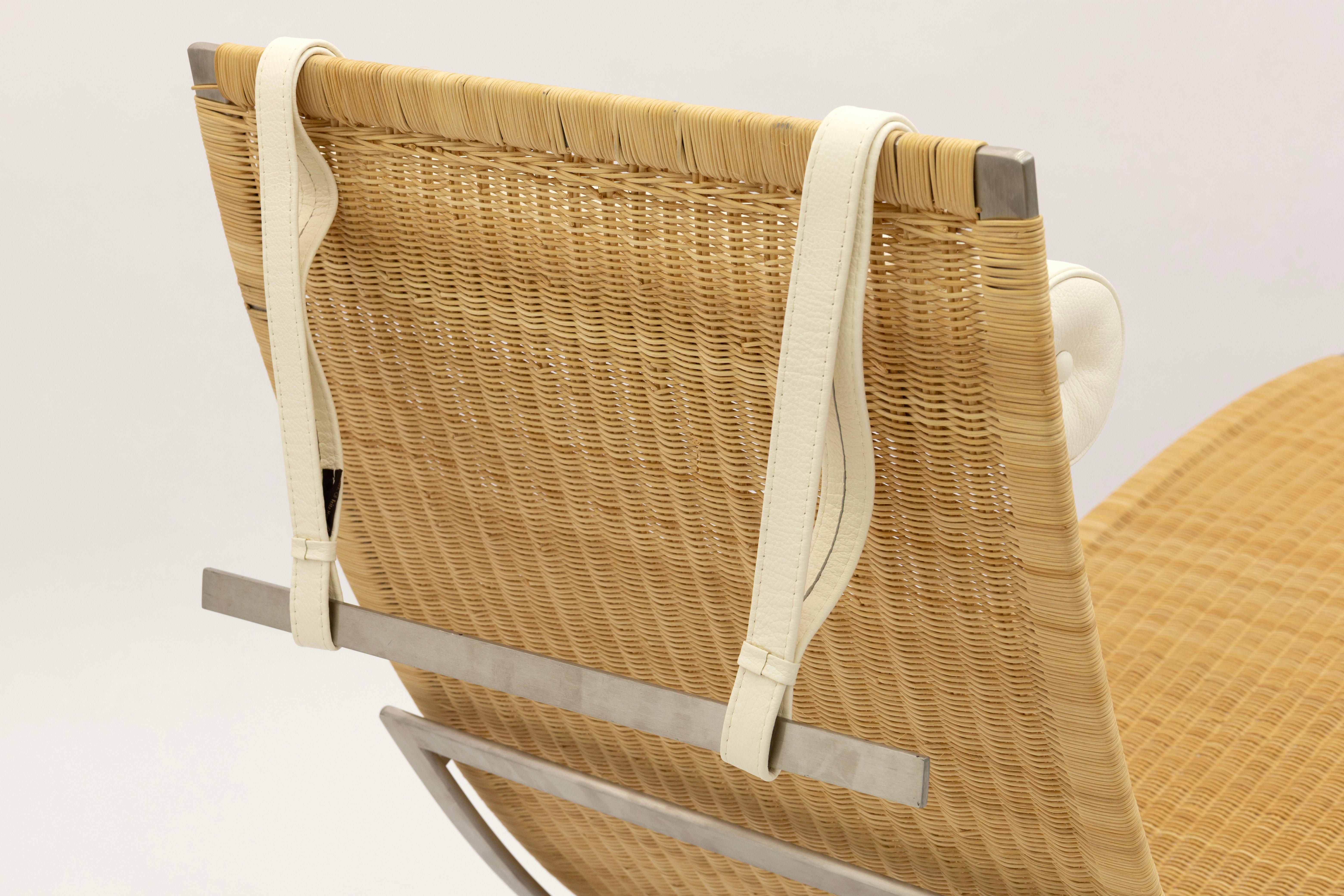 PK24 Chaise Longue Chair by Poul Kjærholm for Fritz Hansen en Bueno estado para la venta en Keego Harbor, MI