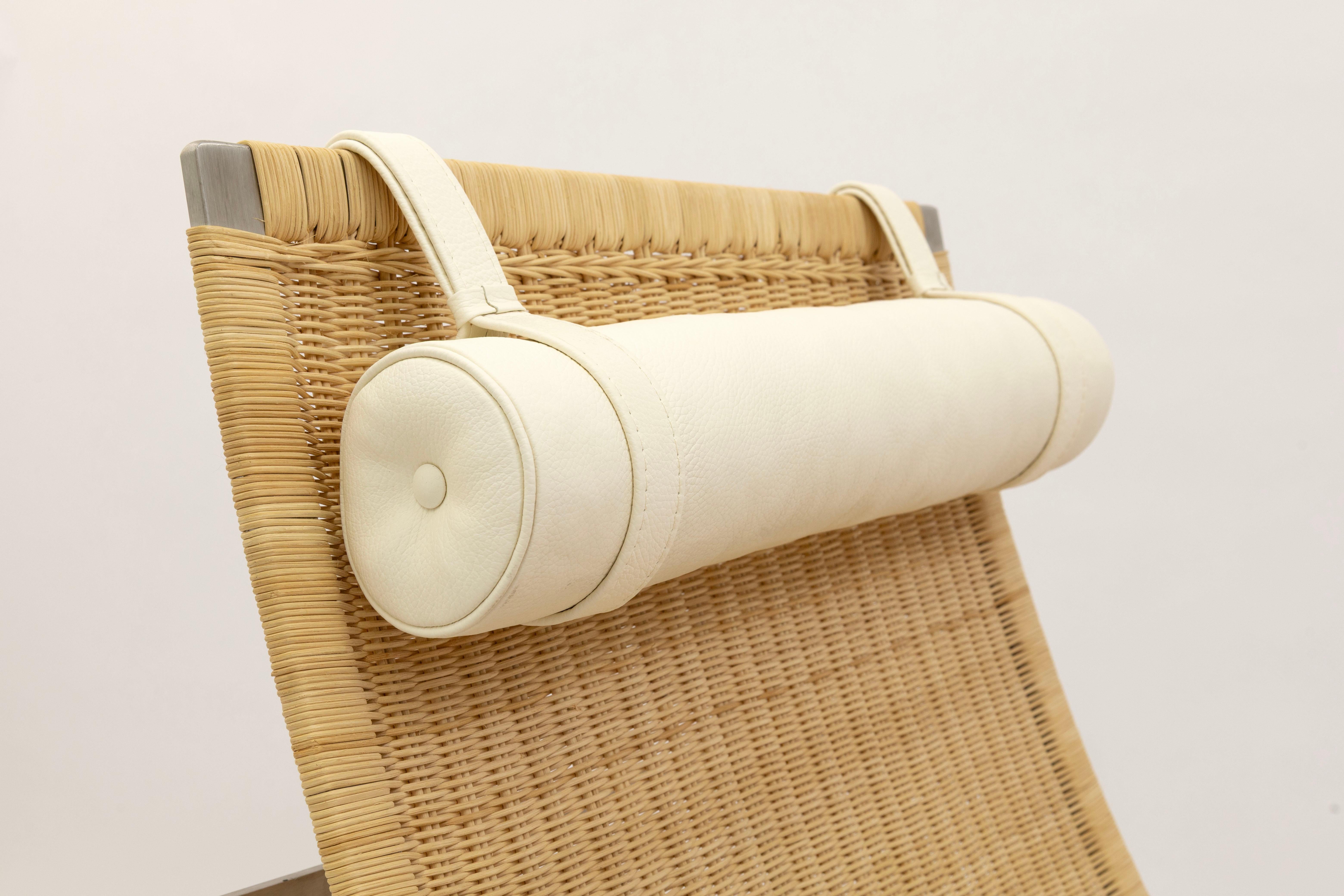 PK24 Chaise Longue Chair by Poul Kjærholm for Fritz Hansen Metal en venta