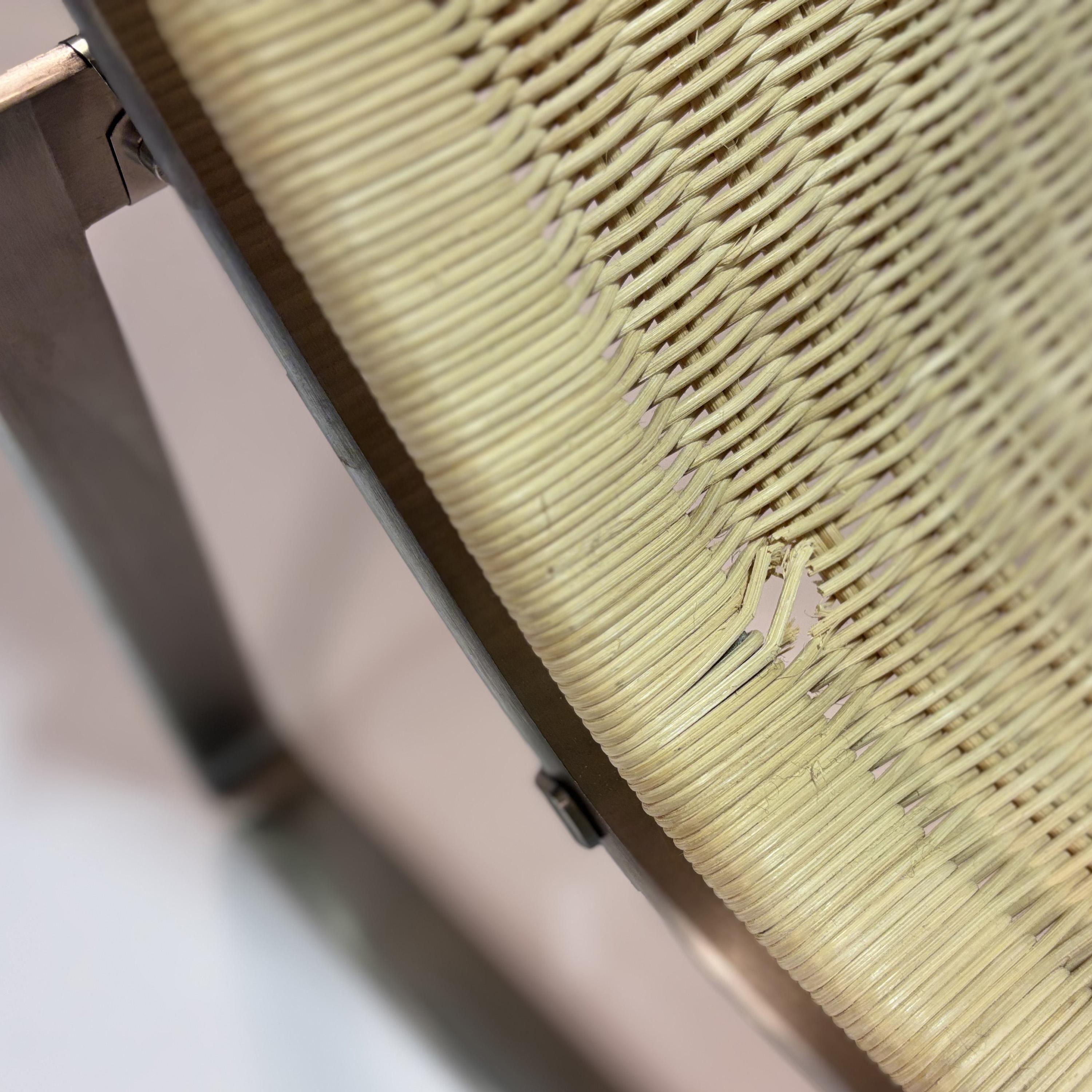 Chaise Lounge PK24 di Poul Kjaerholm 4