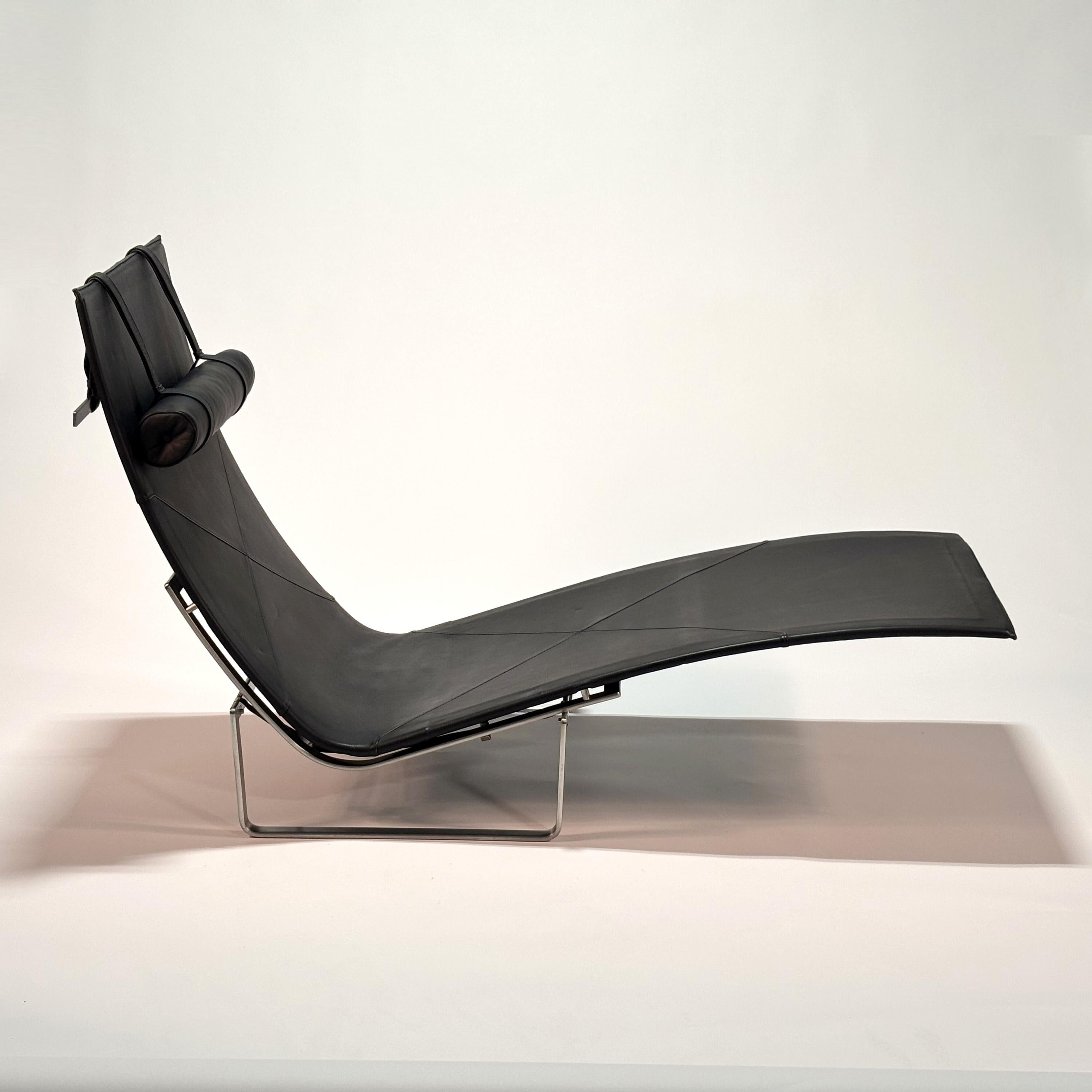 PK24 Chaise Lounge by Poul Kjaerholm In Good Condition For Sale In Doral, FL