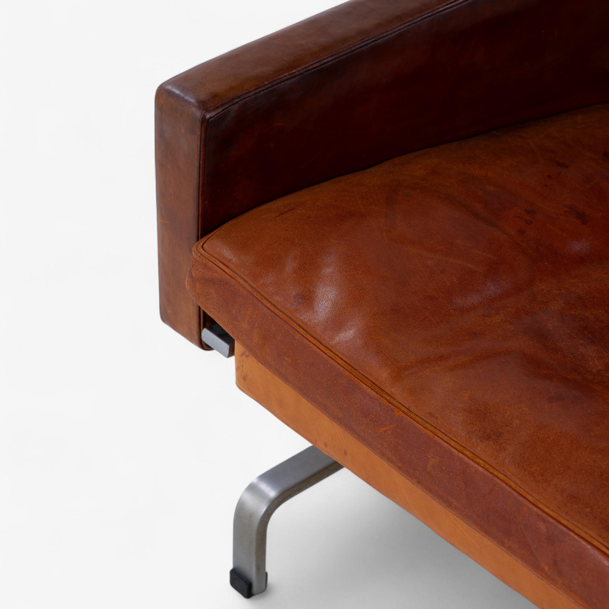 PK31/1 - Sessel in original patiniertem Leder von Poul Kjærholm im Zustand „Gut“ im Angebot in Copenhagen, DK