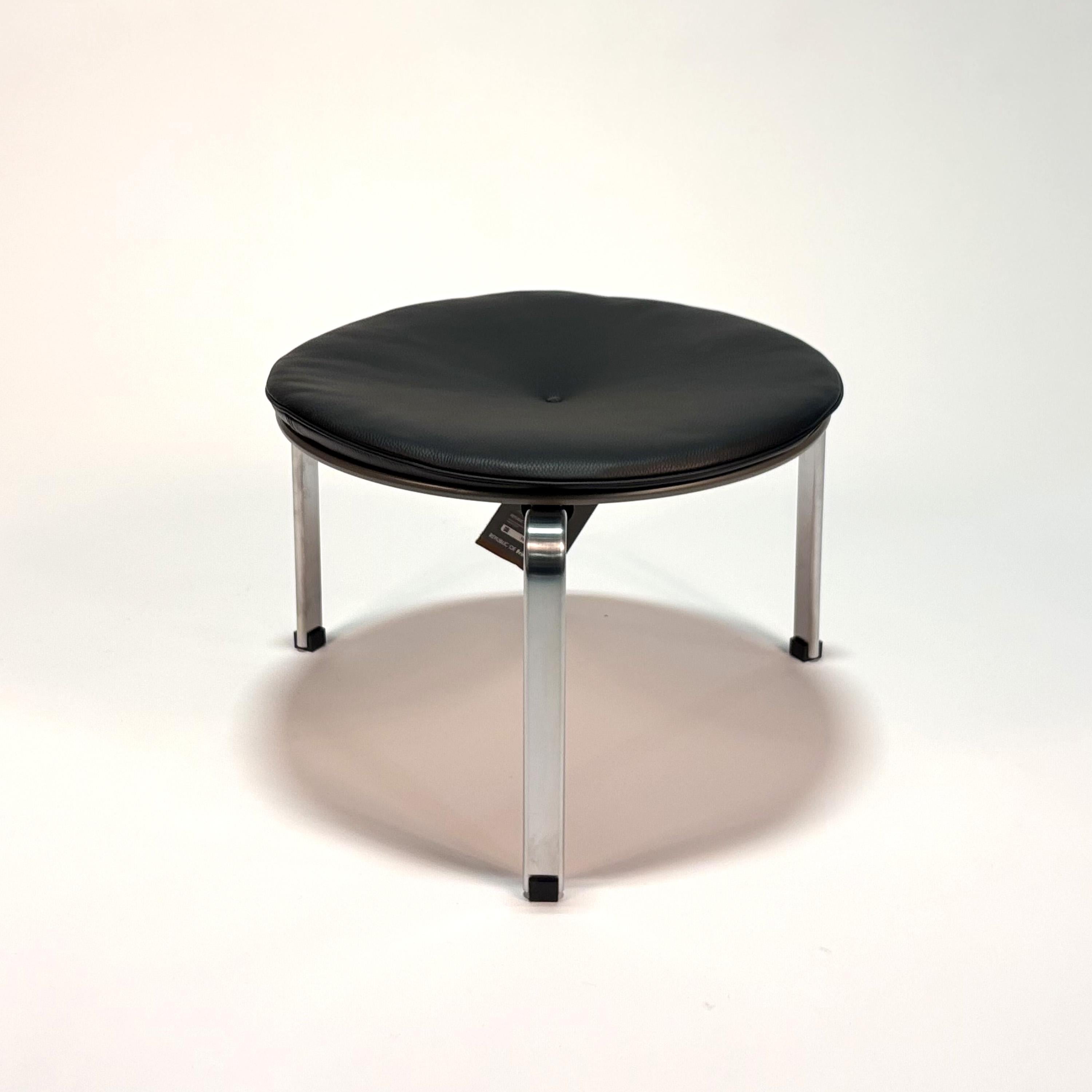 PK33 Stool by Poul Kjaerholm
1959 / 2018
Fritz Hansen

Matte Chromed Spring Steel, Detachable Black Leather Cushion