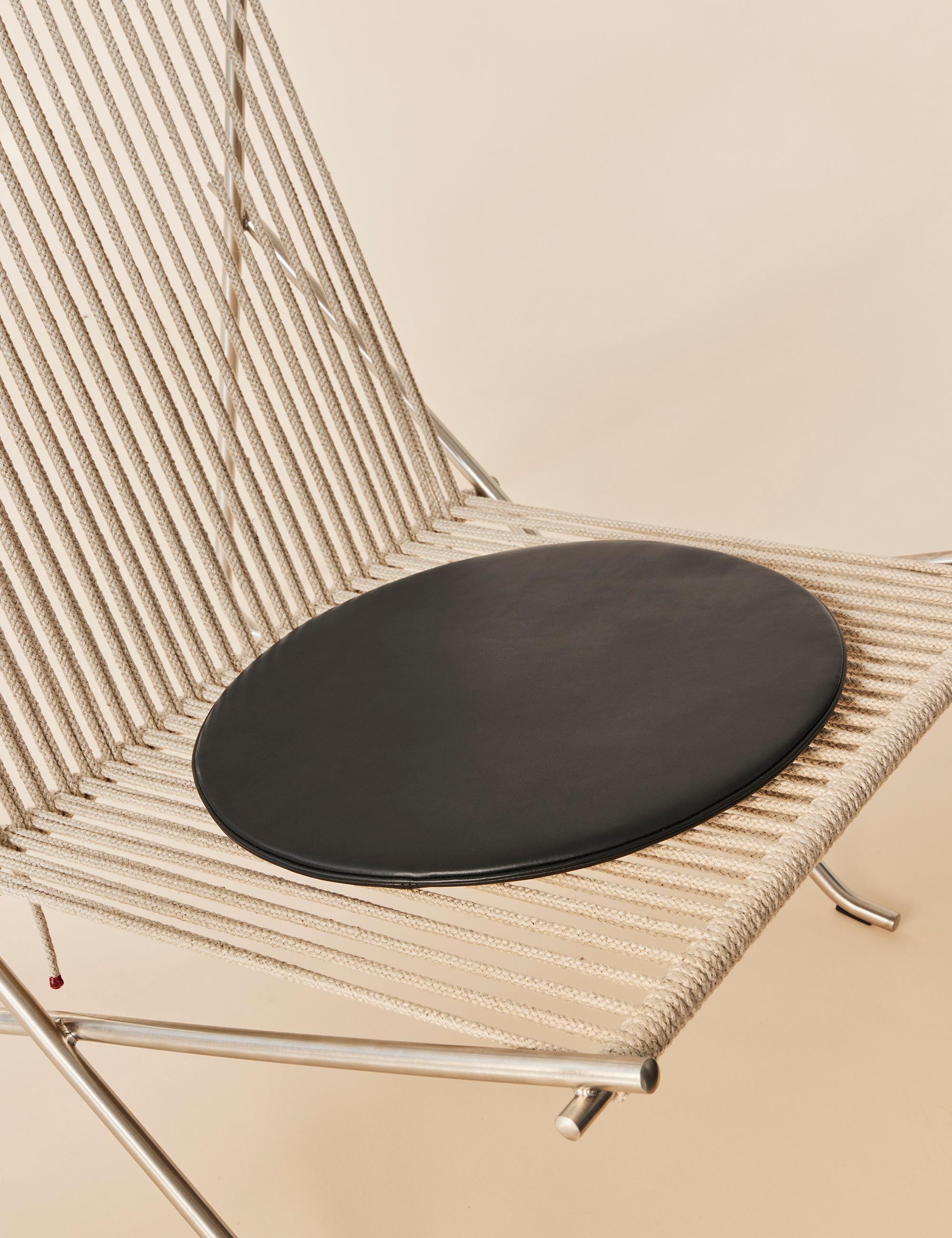 'PK4' Lounge Chair for Fritz Hansen in Natural Flag Halyard with Black Frame For Sale 11
