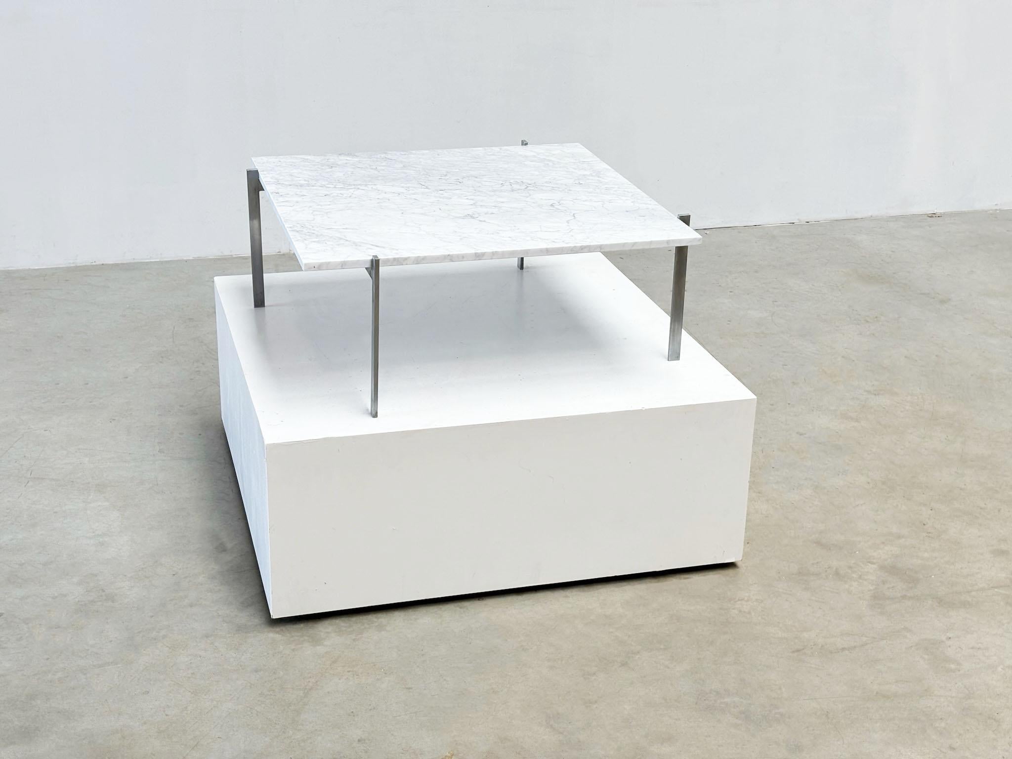 PK61 coffee table by Poul Kjaerholm EKC Denmark 1956 with Carrara marble top
The PK61 coffee table, designed by Poul Kjærholm for Ejvind Kold Christensen in 1956, showcases his signature minimalistic elegance. Featuring a white carrara marble top