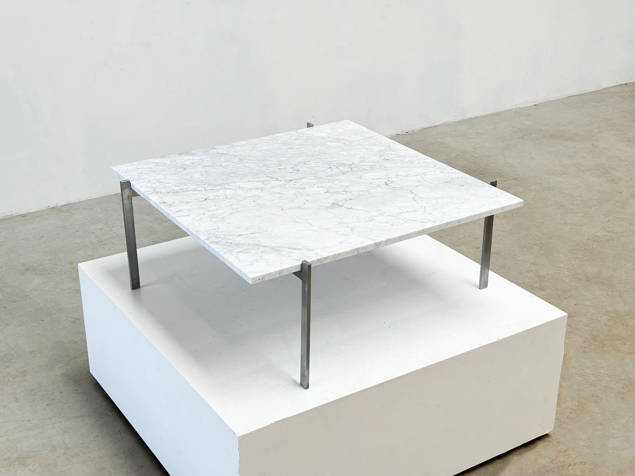 PK61 coffee table by Poul Kjaerholm EKC Denmark 1956 with Carrara marble top In Good Condition For Sale In Nijlen, VAN