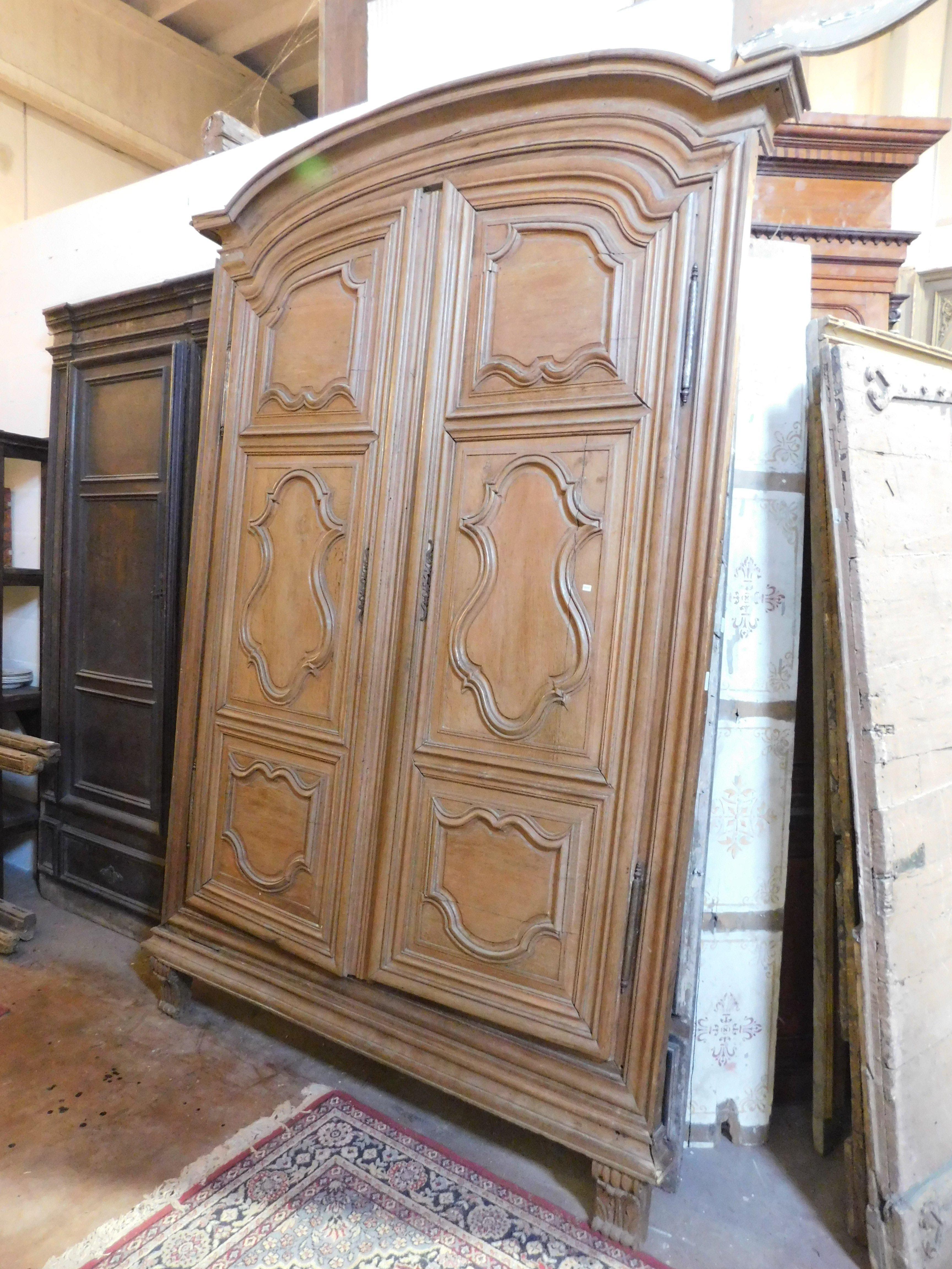 Placard, Armario de pared de madera de roble tallada con paneles ondulados, Francia en venta 2
