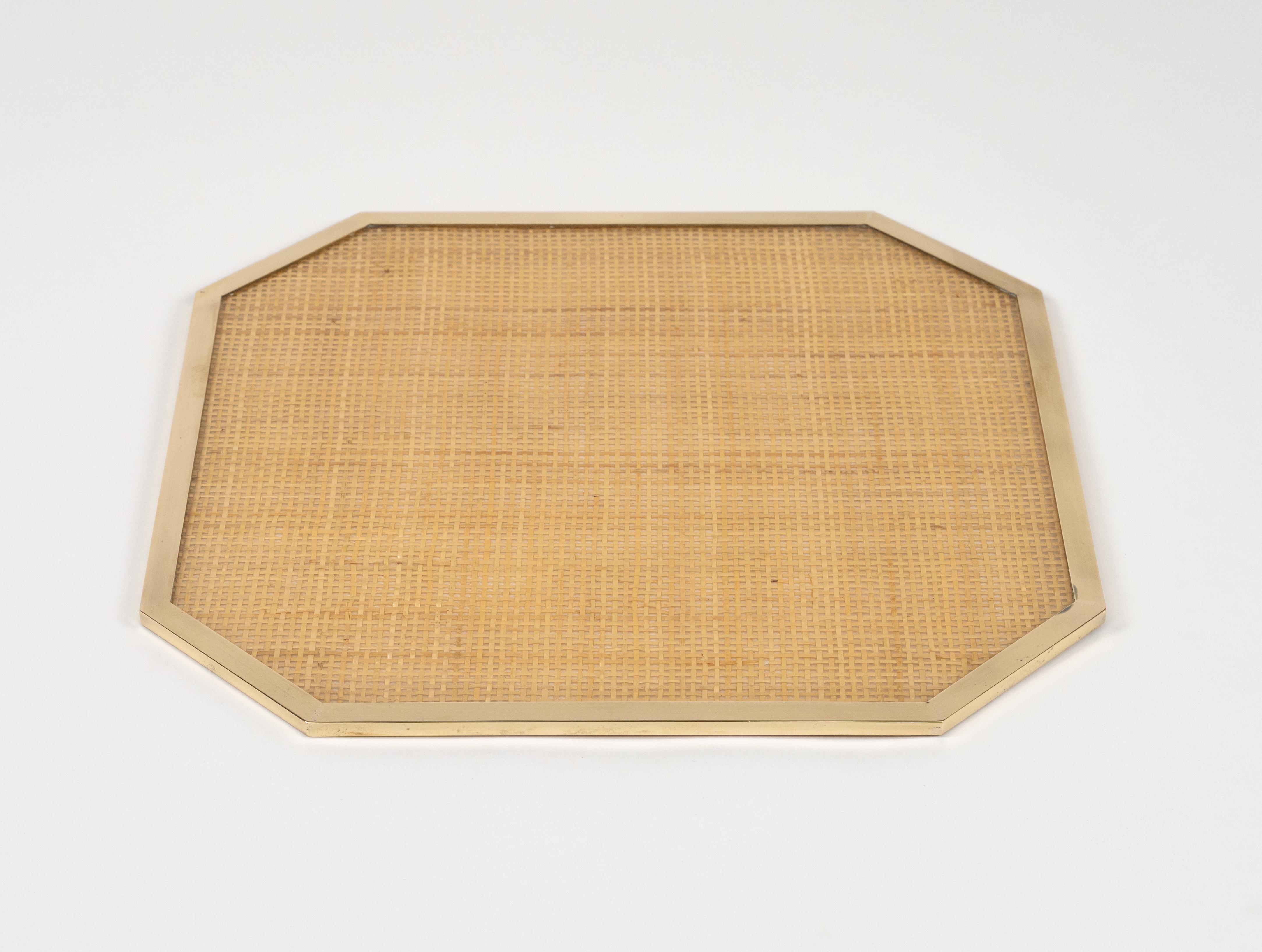 Placemat Serving Tray Lucite, Brass & Wicker Christian Dior Style, Italy 1970s For Sale 3