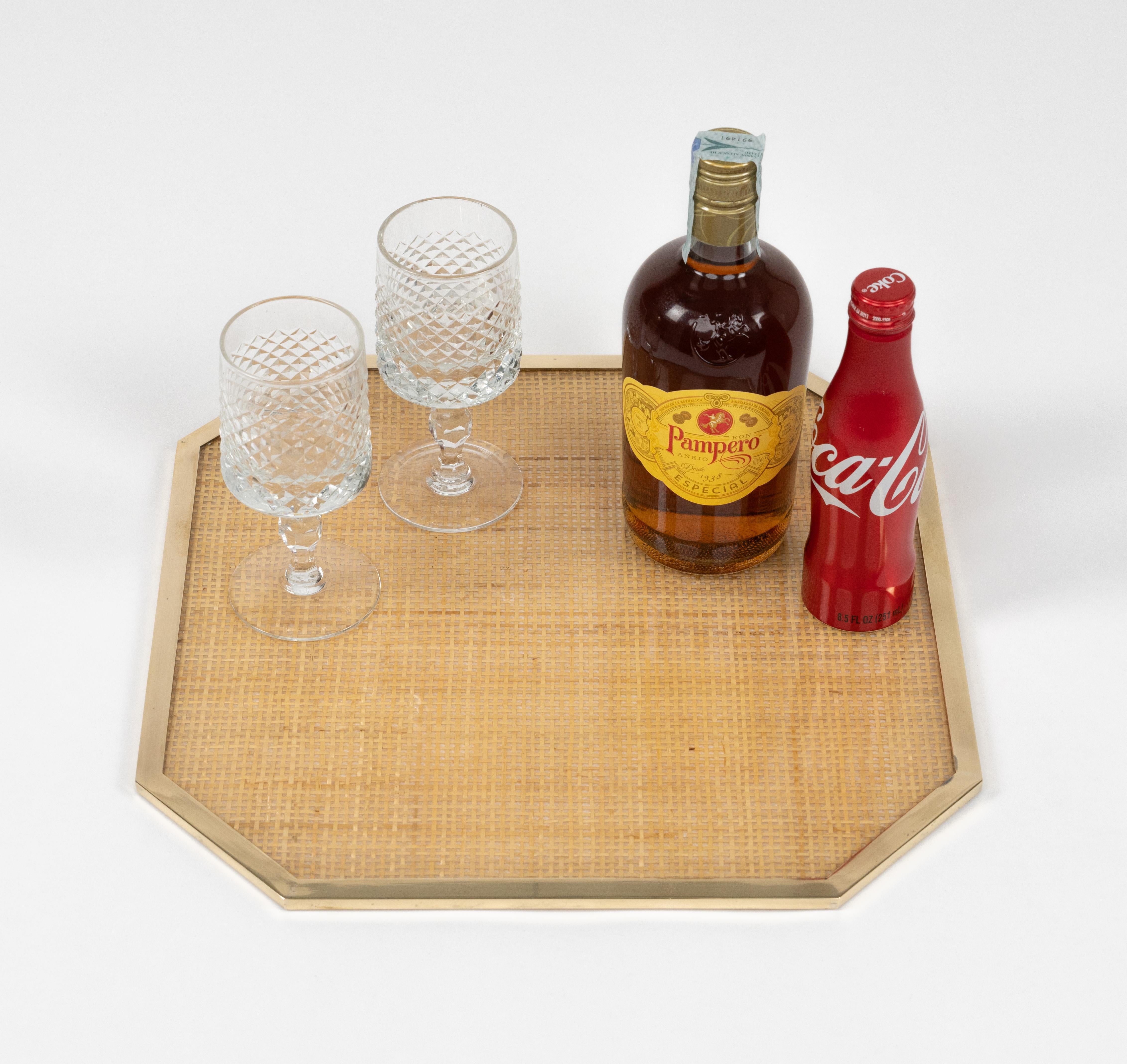 Placemat Serving Tray Lucite, Brass & Wicker Christian Dior Style, Italy 1970s For Sale 1