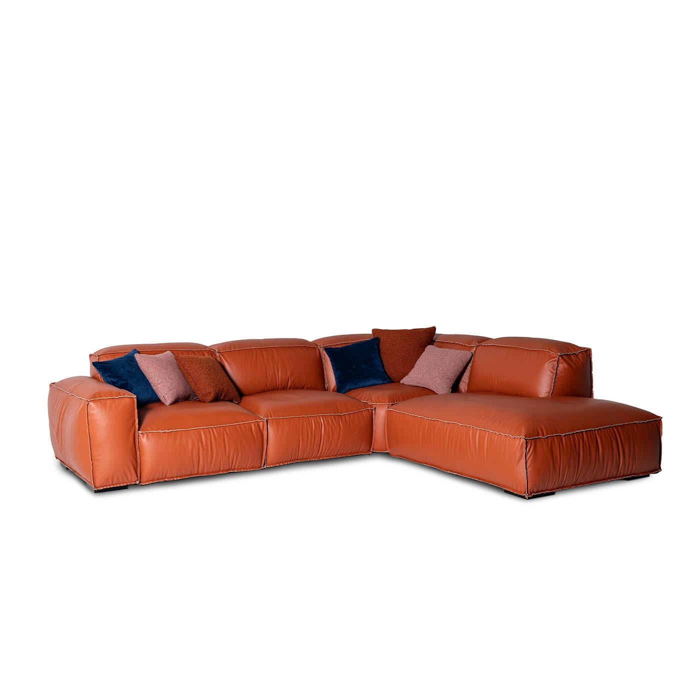 Le canapé d'angle Placido, revêtu de cuir aniline, allie élégance et confort, parfait pour se détendre au quotidien dans votre salon. Ses sièges coulissants s'étendent pour offrir un espace d'assise maximum, garantissant un confort maximal. Le