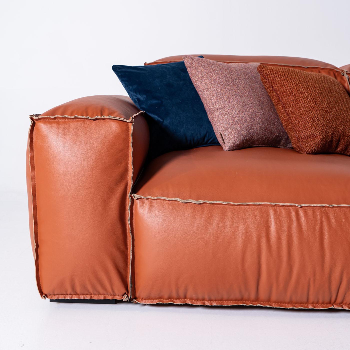 XXIe siècle et contemporain Canapé d'angle en cuir orange Placido de Mantellassi 1926 en vente