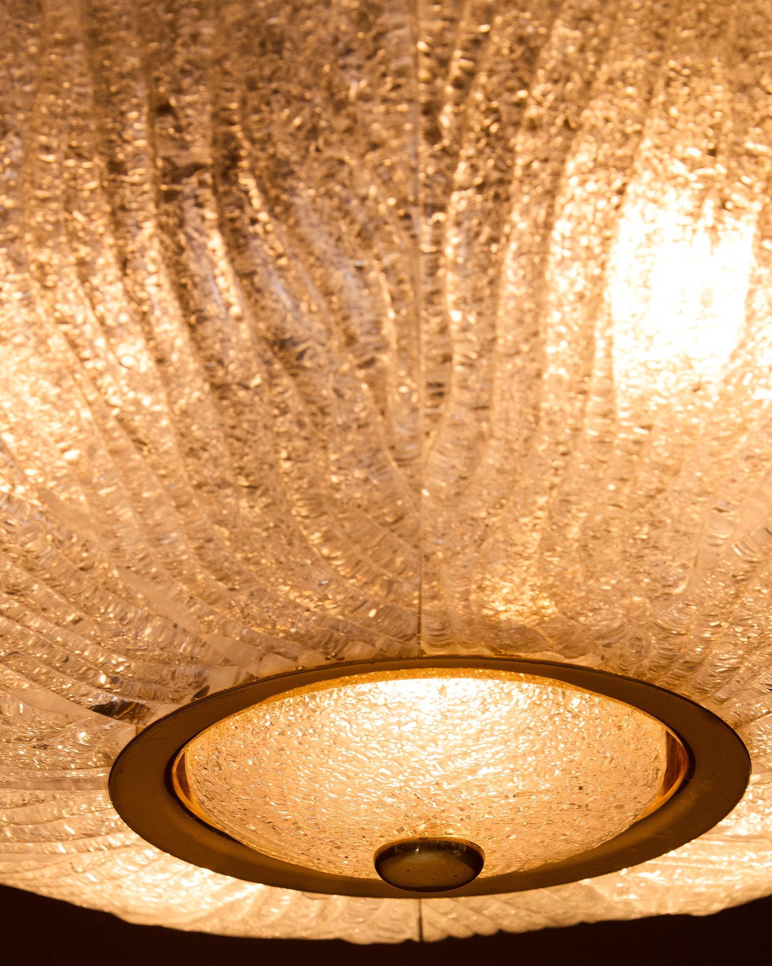 Plafoniera Royal in vetro di Murano e ottone, Barovier & Toso, Italia, 1970 ca. Moderno de mediados de siglo en venta