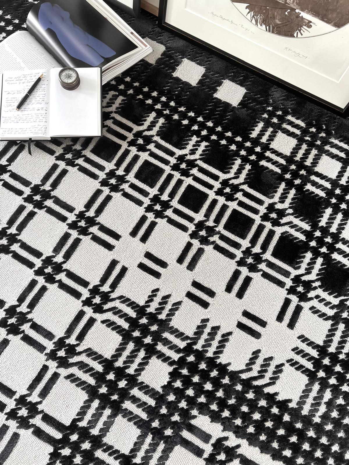Tappeto a quadri in bianco e nero di Studio A in vendita 4